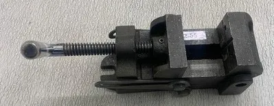 PIVOTAL VISE MACHINING VISE 2-3/4" X 2-3/4" - undefined