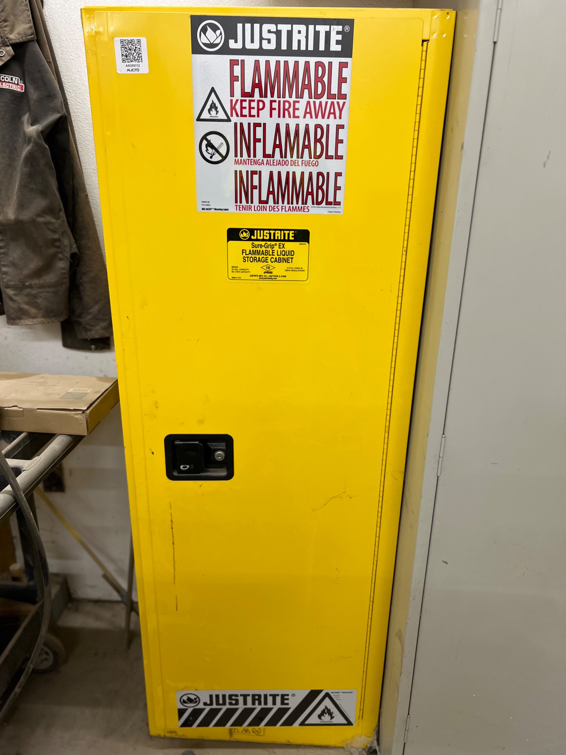 JUSTRITE 892200 FLAMMABLE LIQUID STORAGE CABINET - undefined