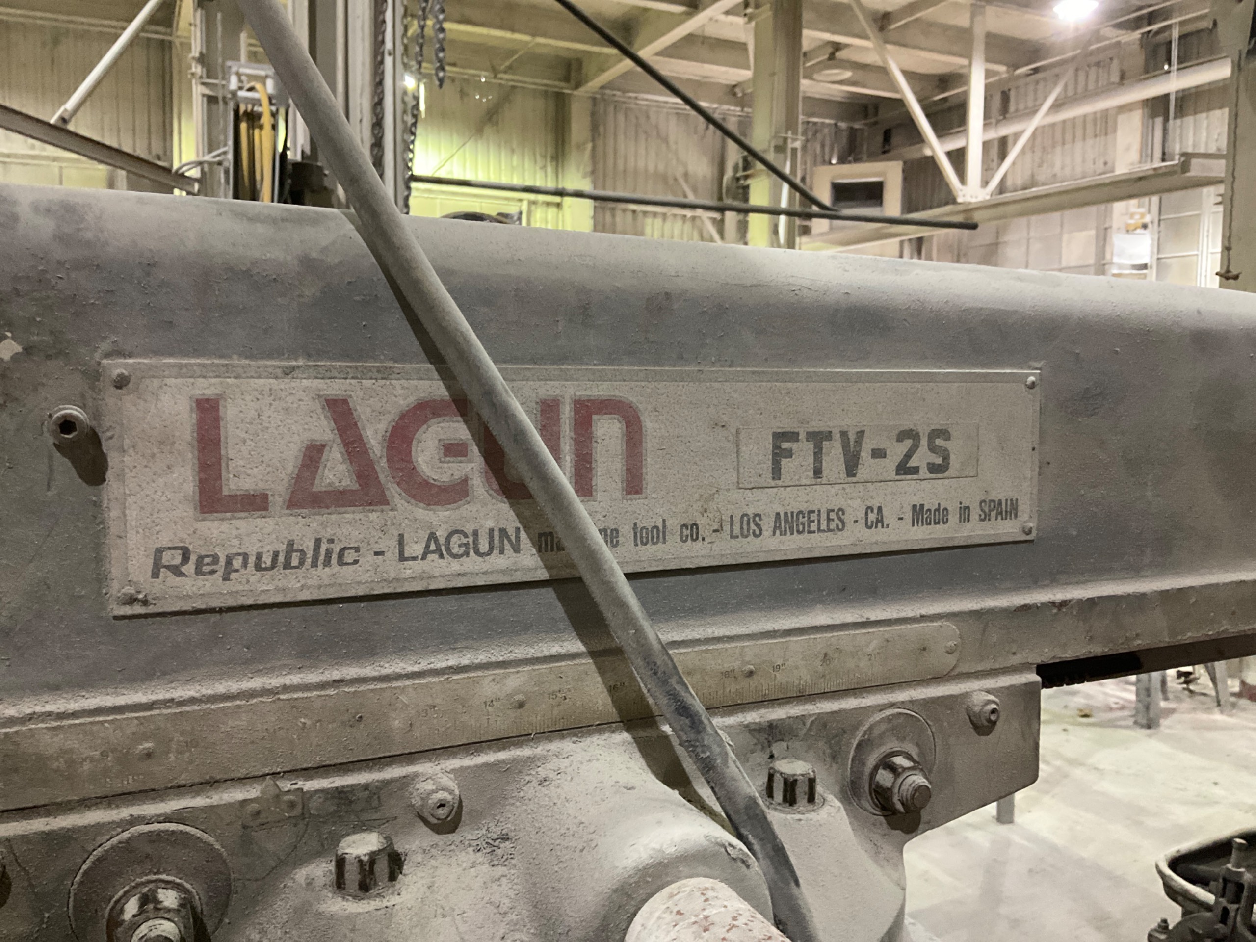 LAGUN FTV-2S VERTICAL MILLING MACHINE - undefined