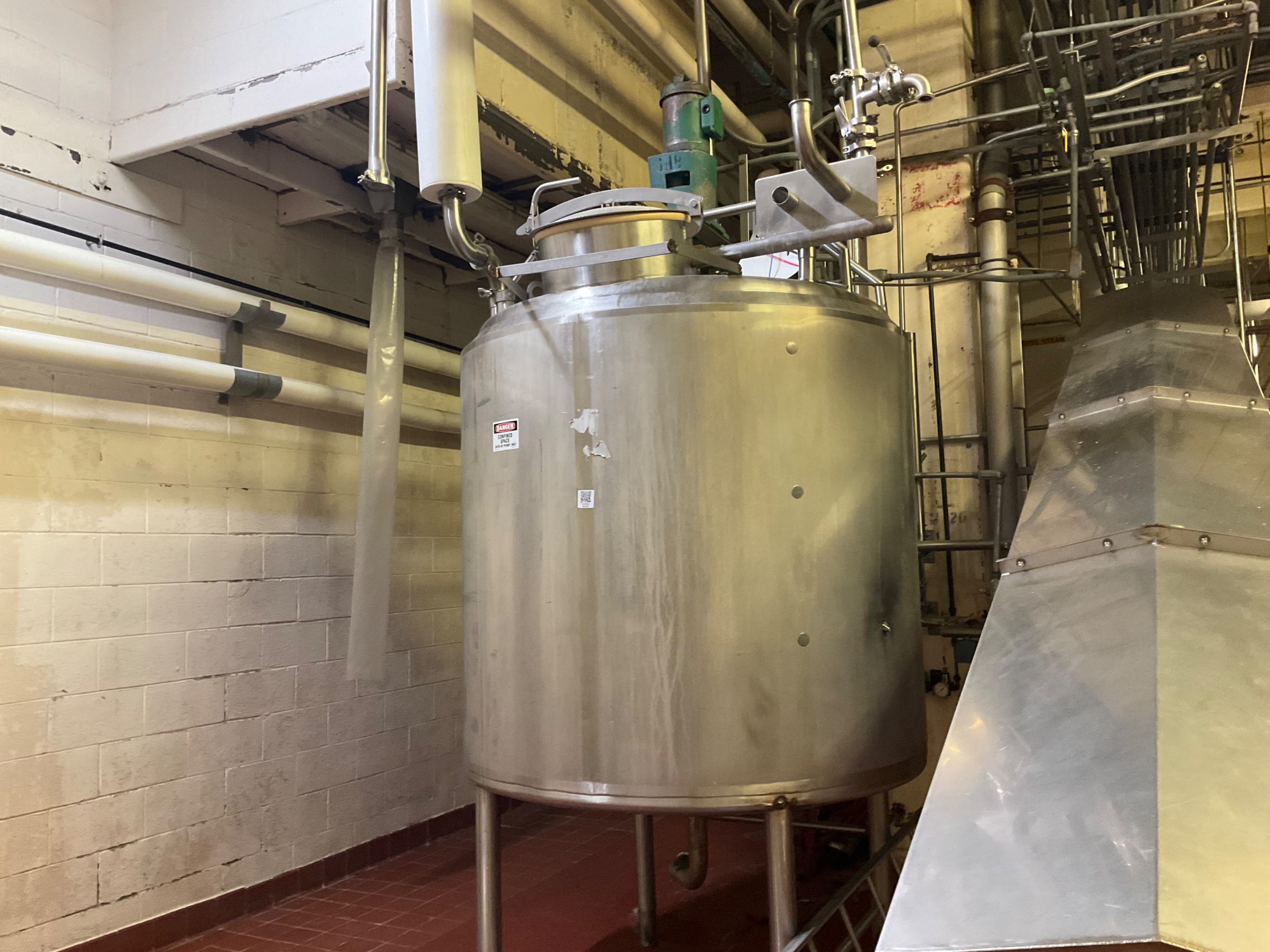 MIXER TANK 600 GALLON - undefined