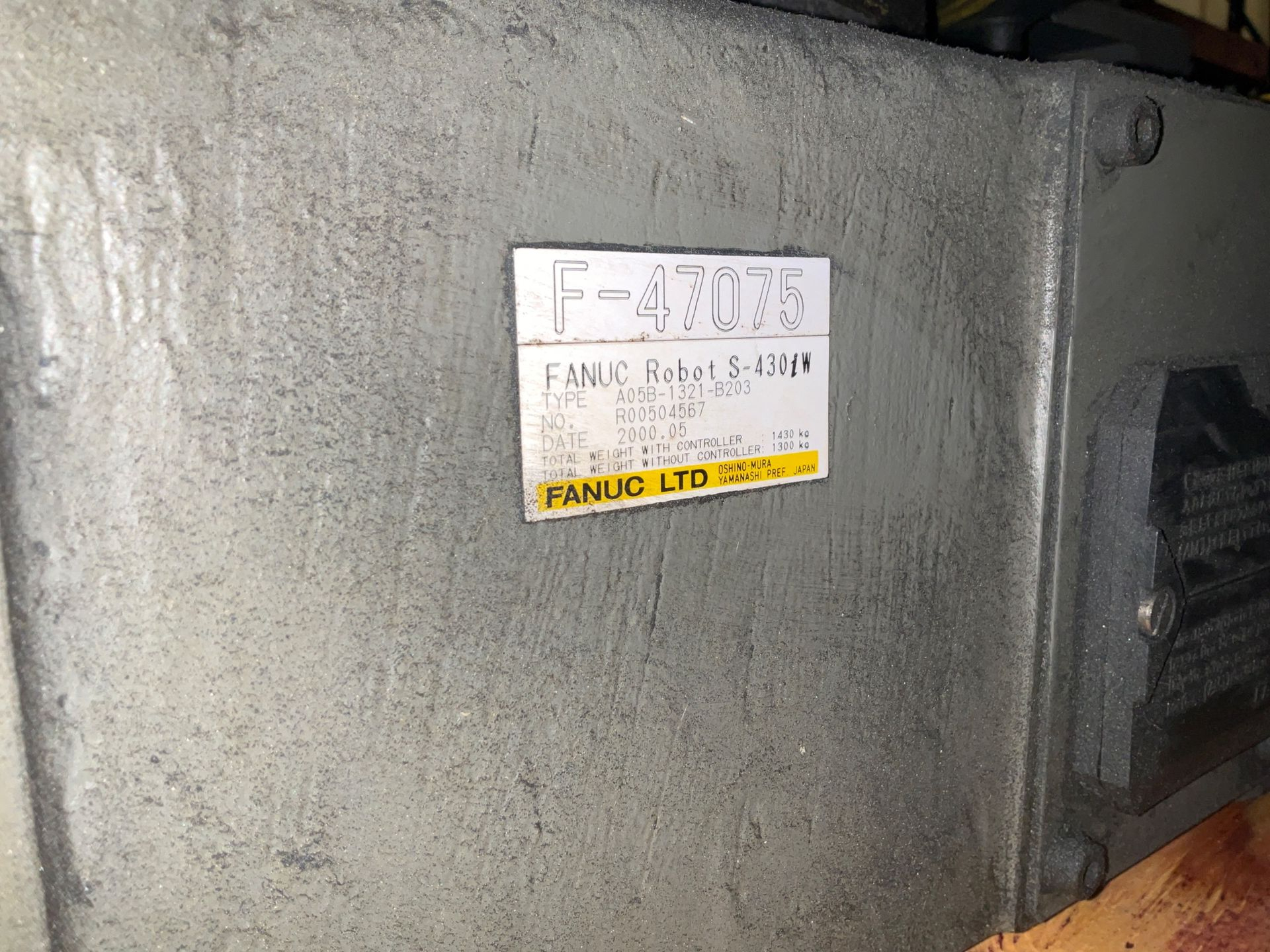 2000 FANUC S-430I W ARTICULATED ROBOT - undefined