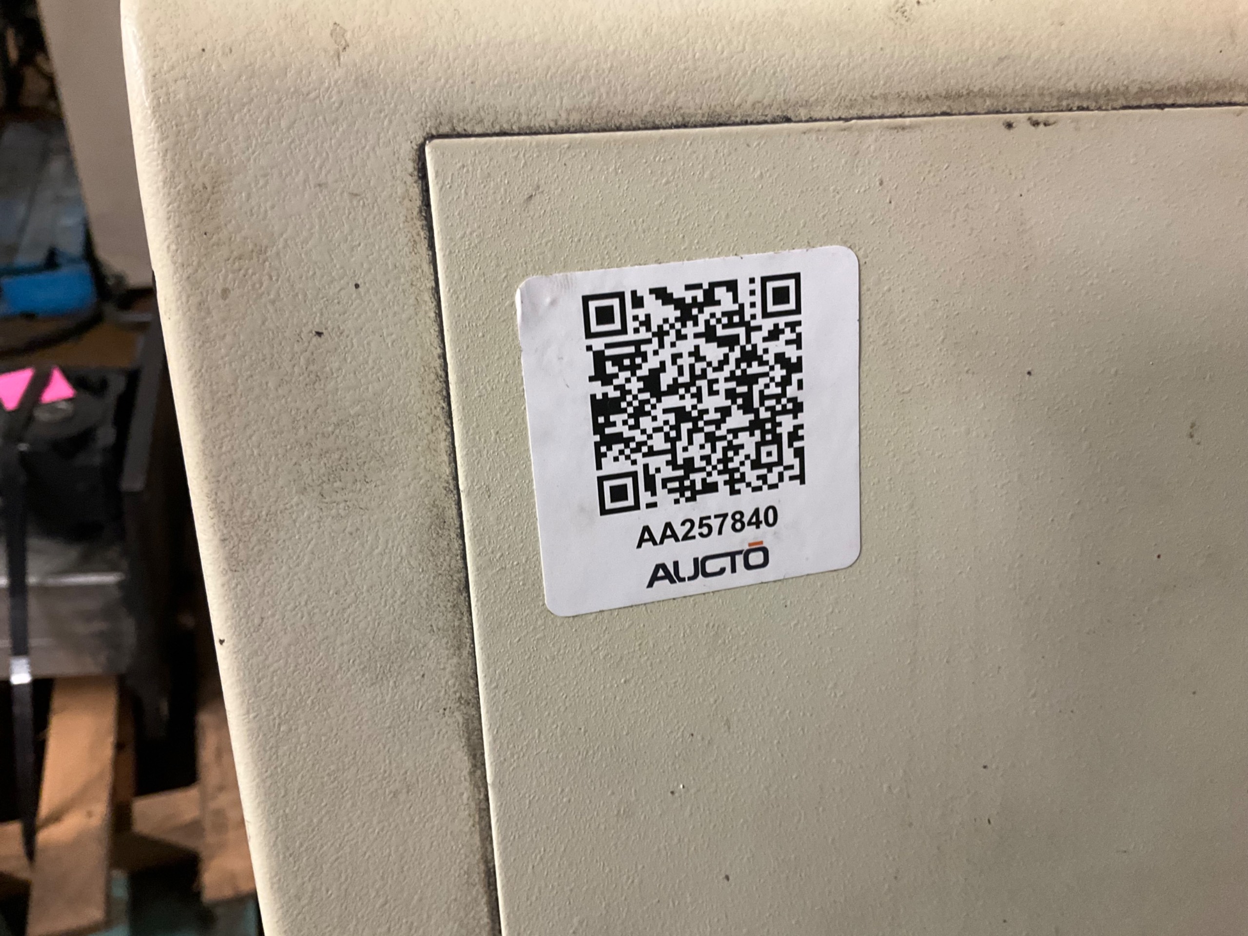 2000 FANUC R-J3 ROBOT CONTROLLER - undefined