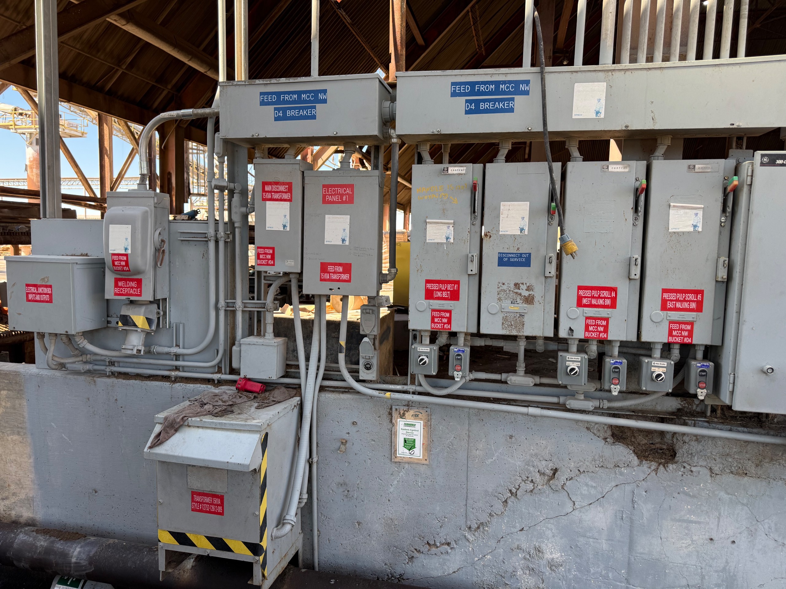 BULK QTY OF DISCONNECT SWITCHES - undefined