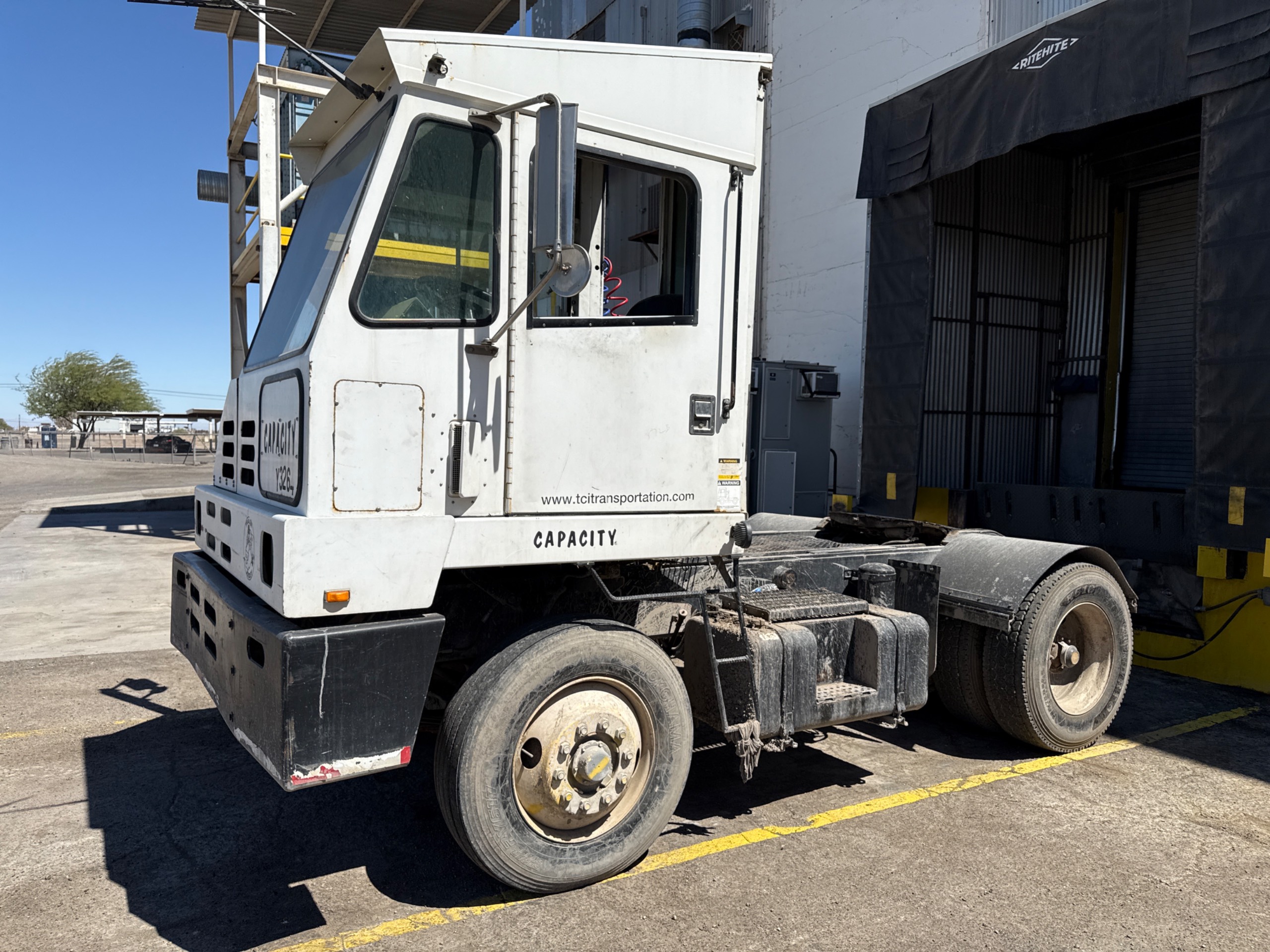 2003 CAPACITY TRUCKS TJ5000 UTILITY TRUCK - undefined