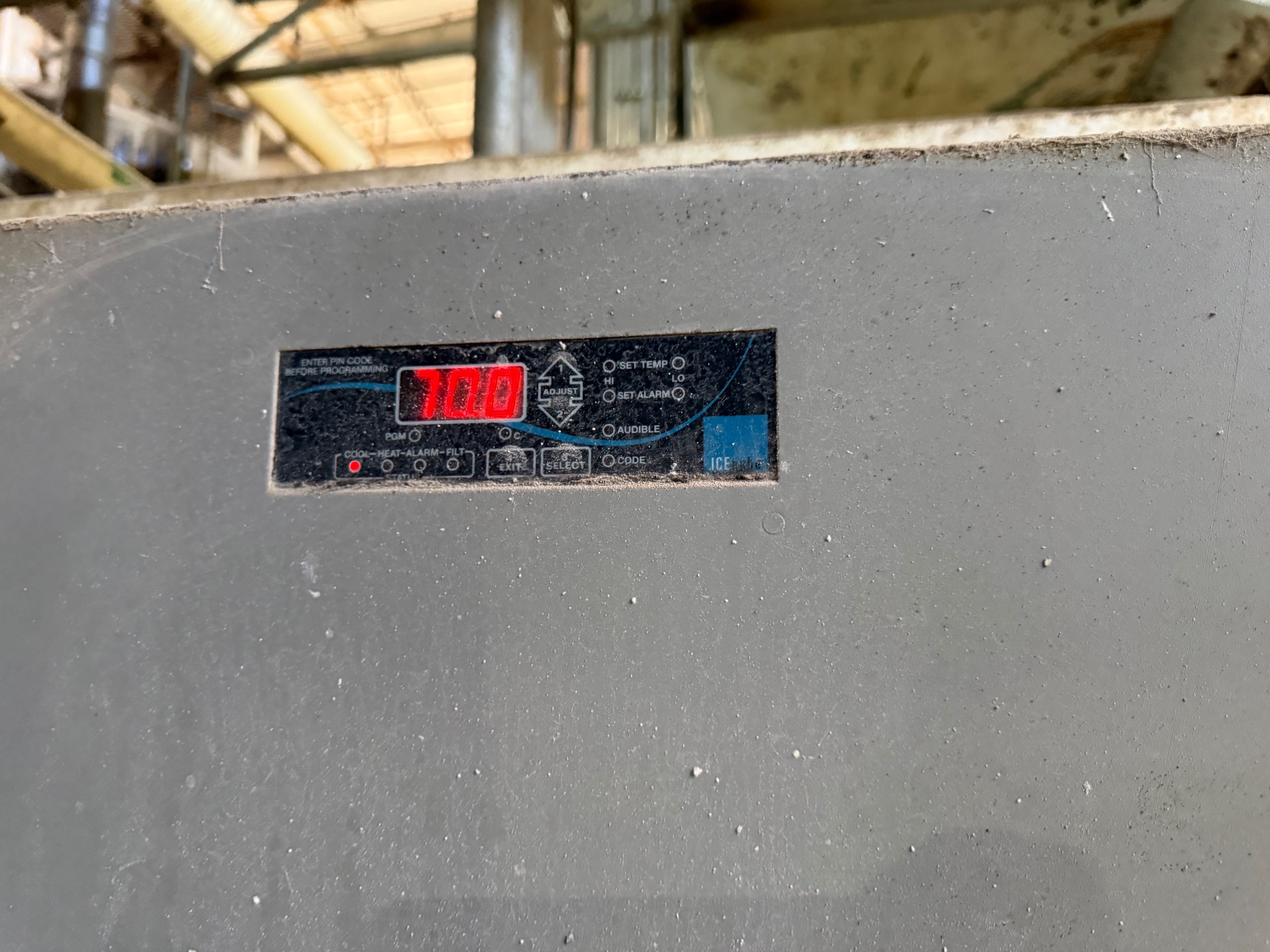 BULK QTY OF ALLEN BRADLEY CENTERLINE 2100 MCC, 4 SECTIONS - undefined