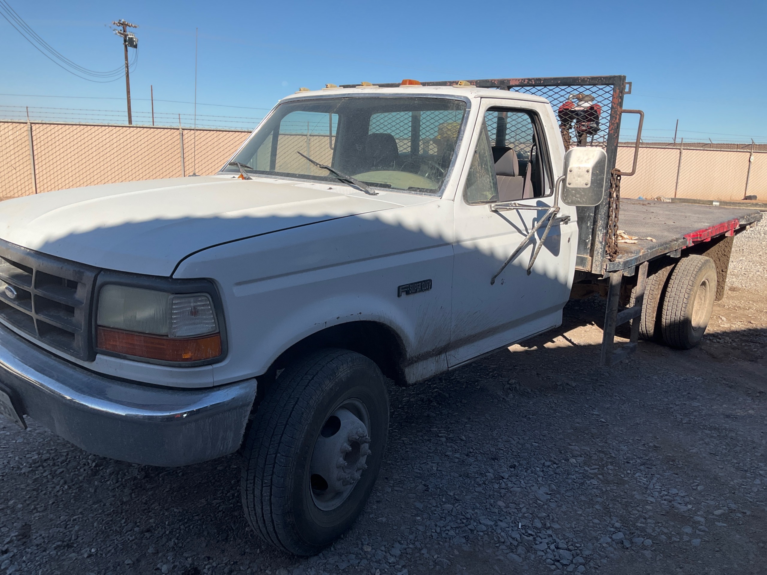 1995 FORD FORD F-SUPER DUTY FLATBED TRUCK - undefined