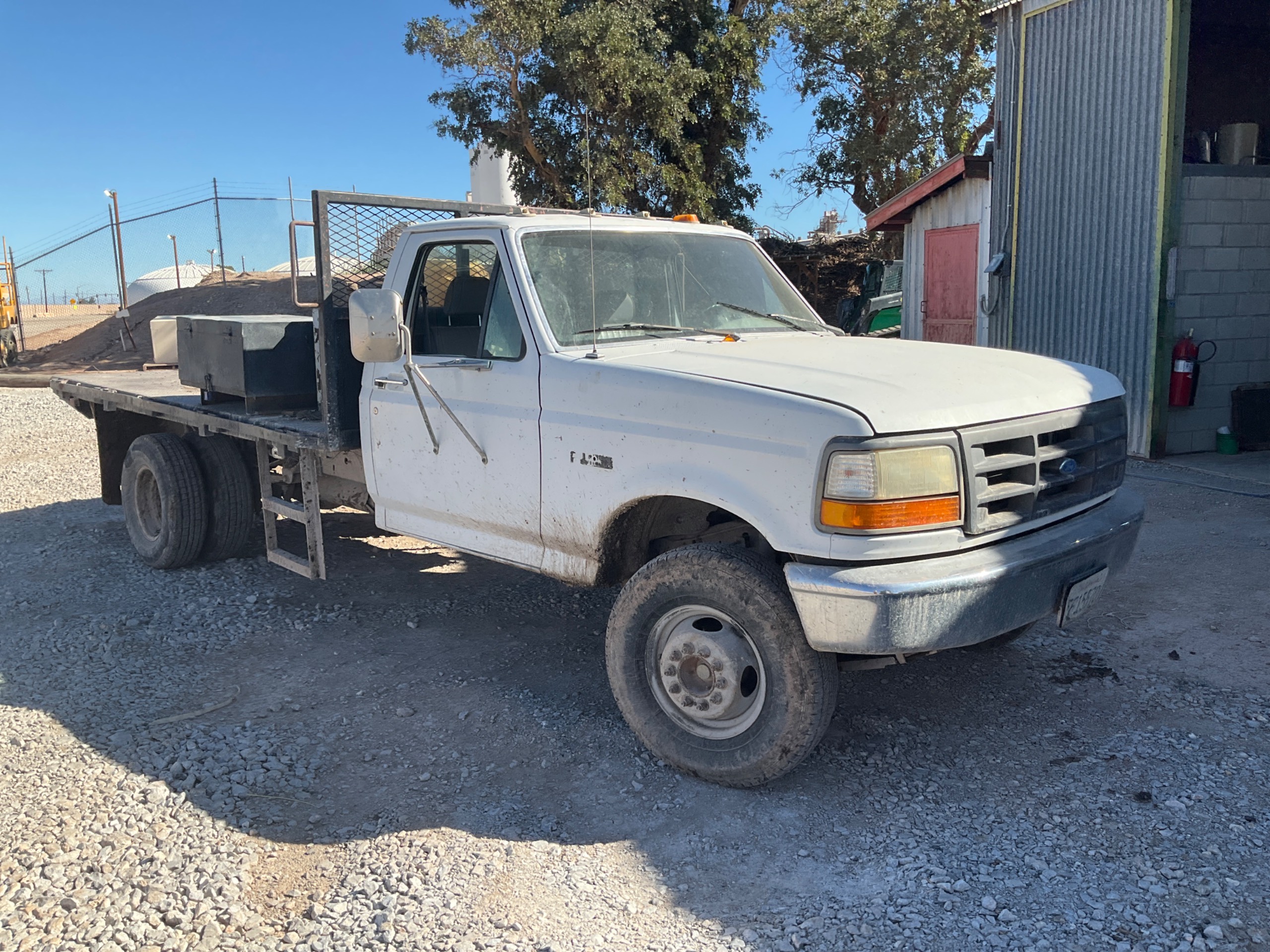 1995 FORD FORD F-SUPER DUTY FLATBED TRUCK - undefined