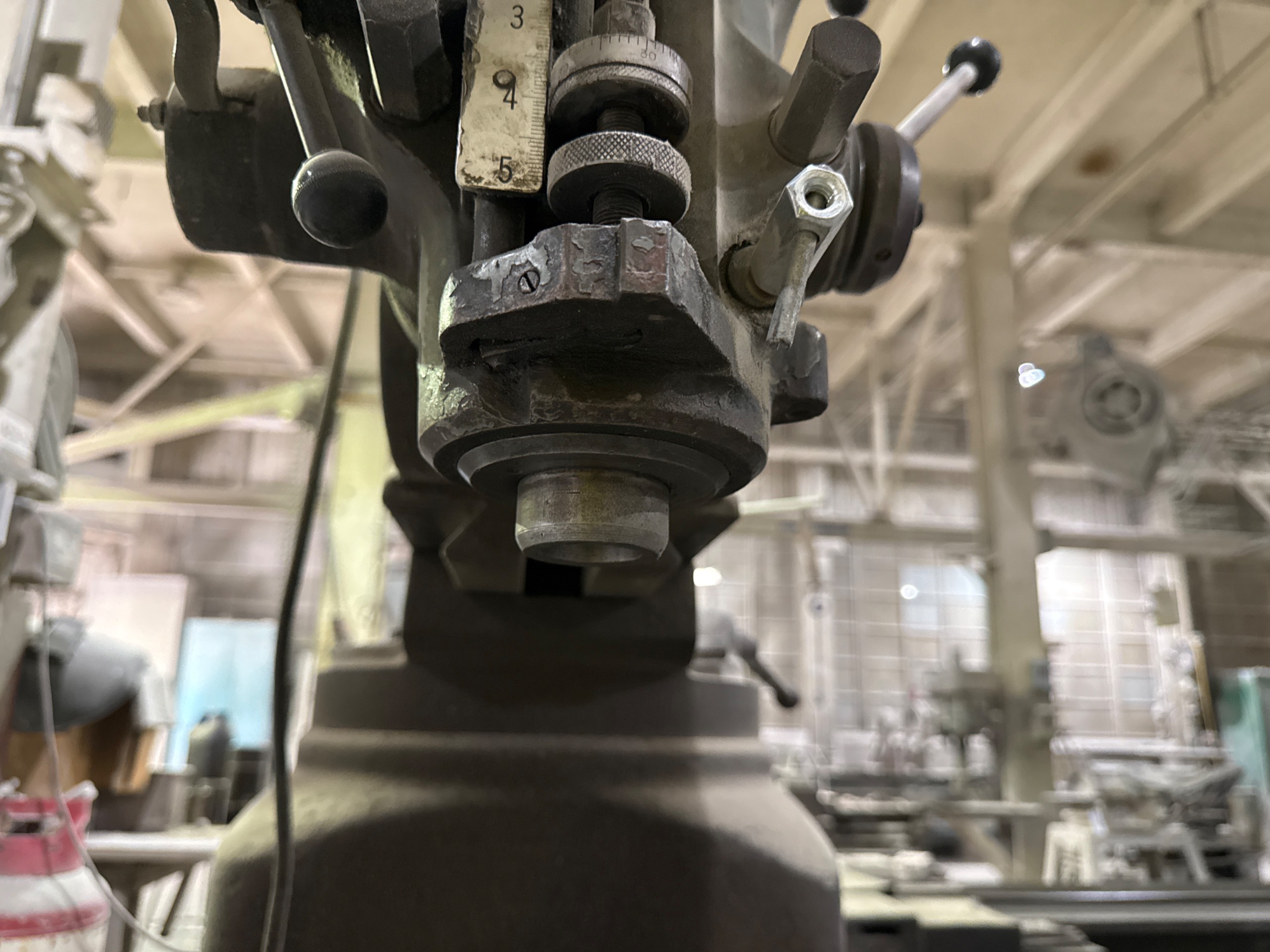 1984 COMET 3KV VERTICAL MILLING MACHINE - undefined