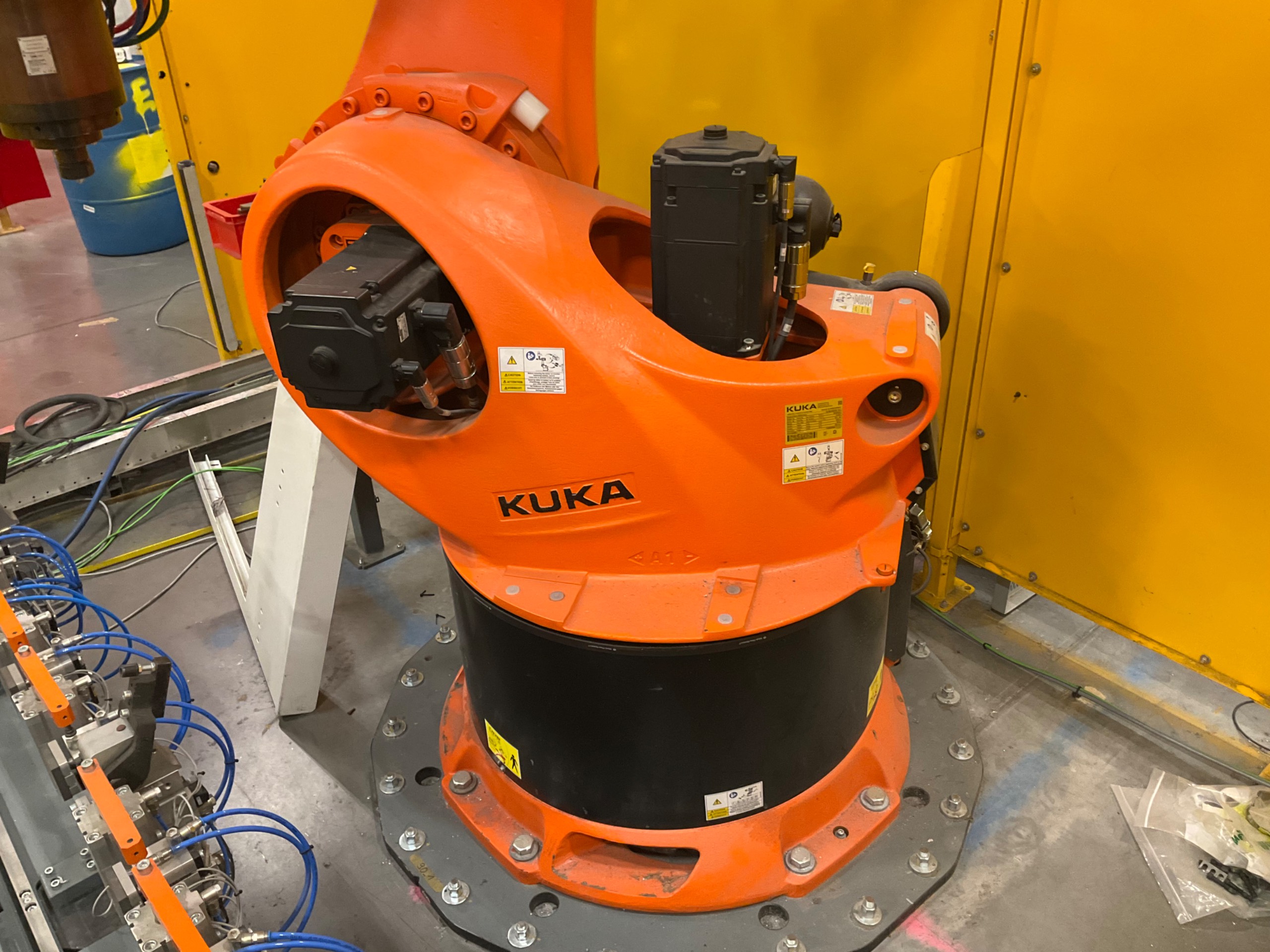 2021 KUKA KR 500 R2830 ROBOT & CONTROLLER ASSEMBLY - undefined