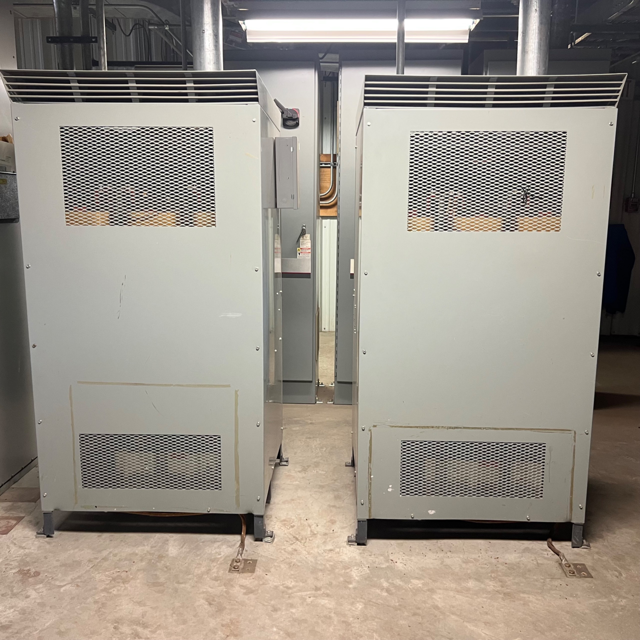 QTY 2: BATTERY CHARGER - undefined