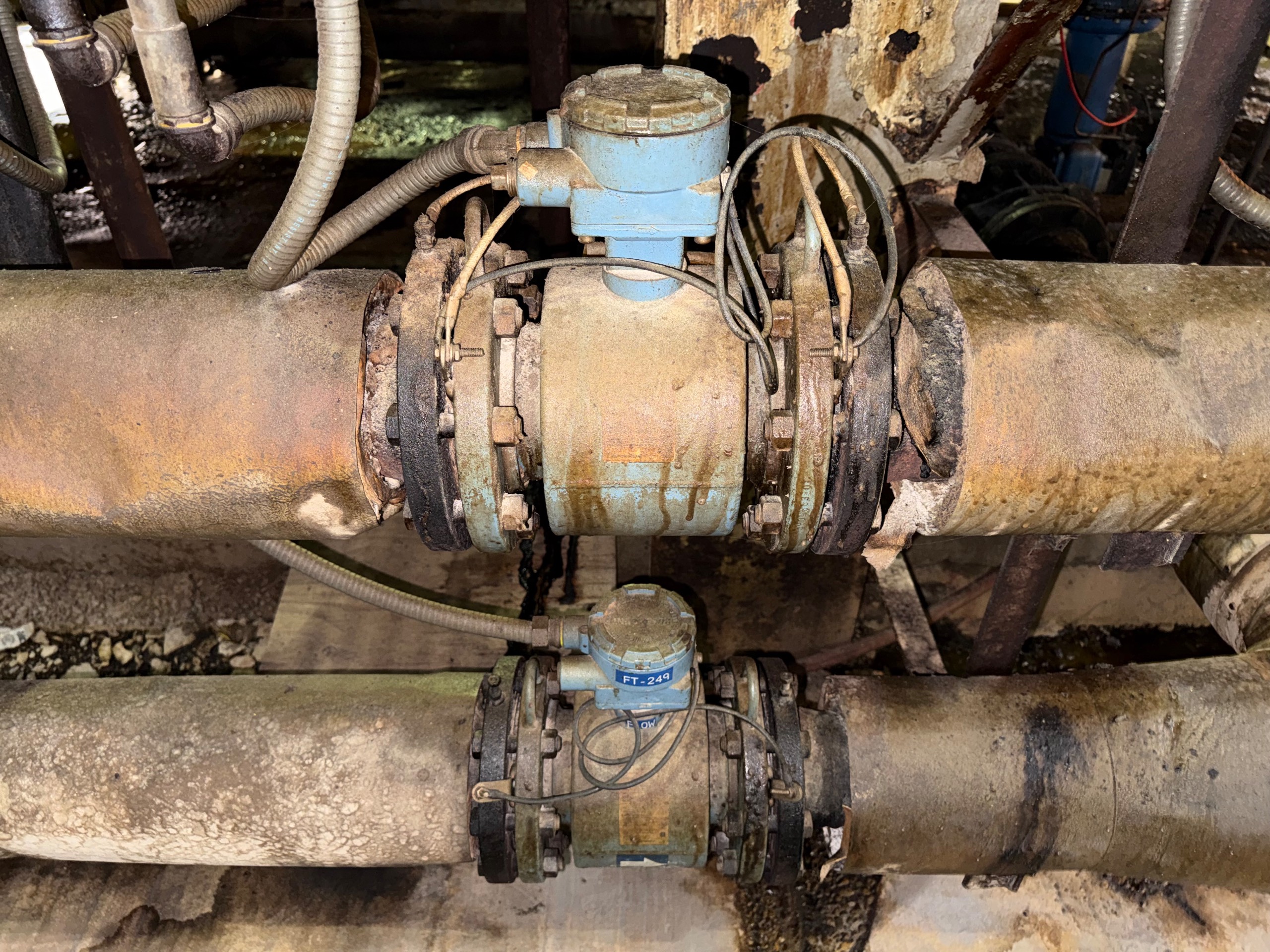 BULK QTY OF INSTRUMENTS THROUGHOUT FIRST FLOOR - undefined