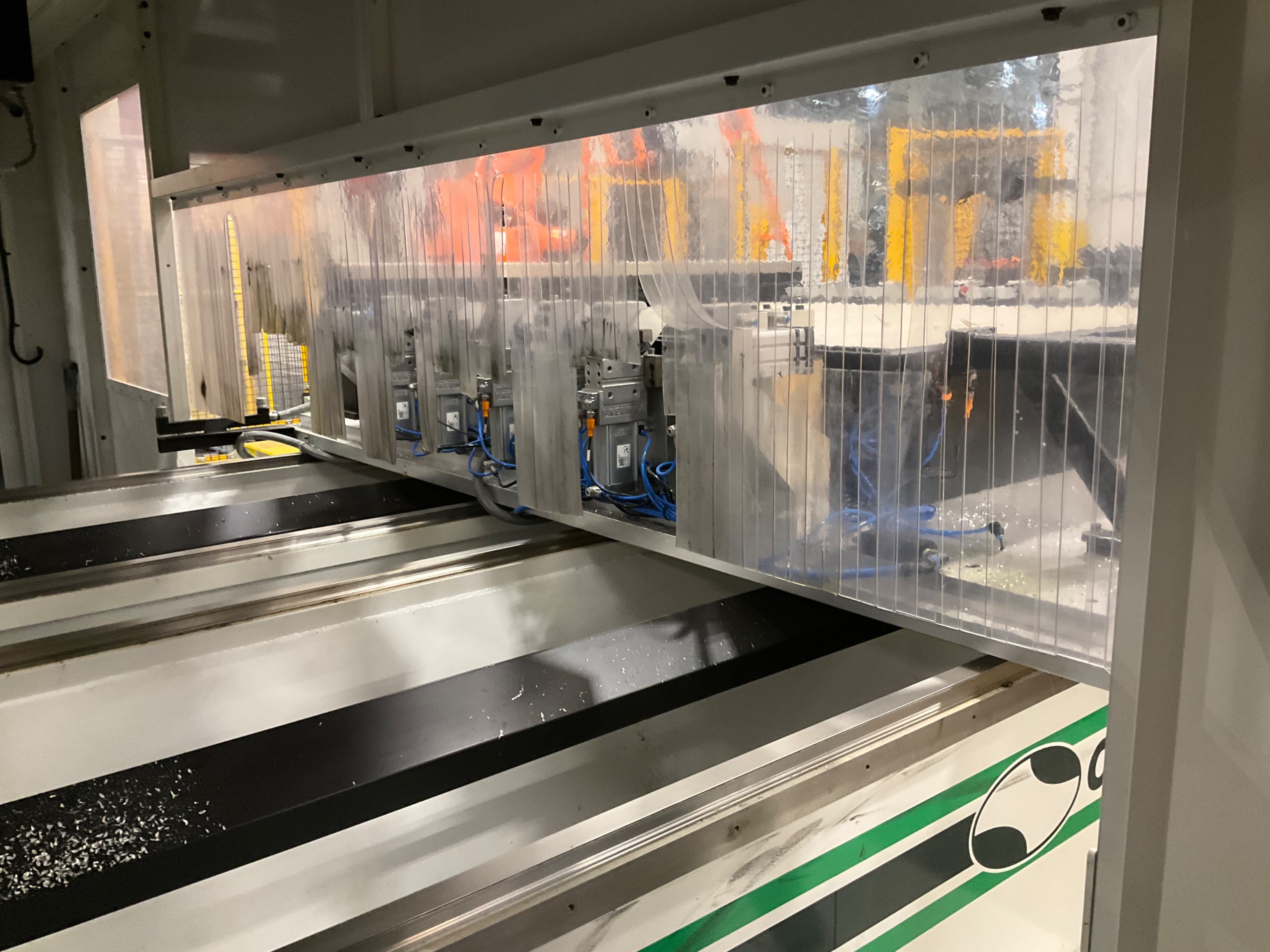 2022 C.R ONSRUD 98E18 CNC ROUTER - undefined