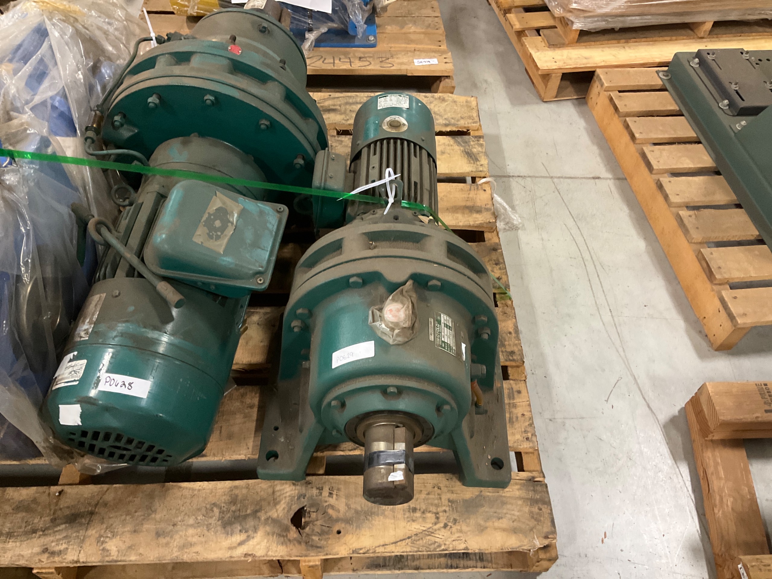 SUMITOMO MOTOR & GEARBOX ASSEMBLY - undefined