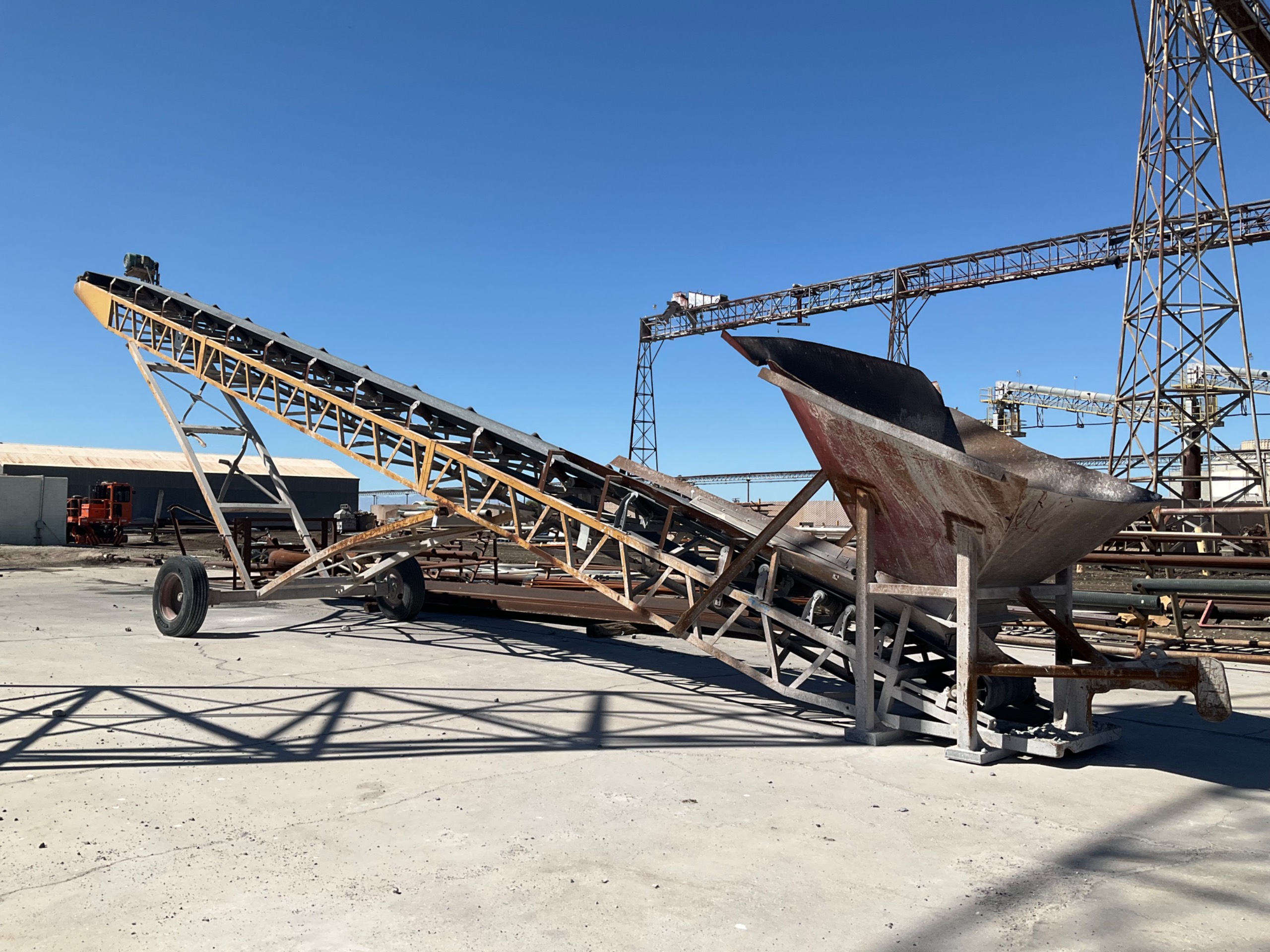 MOBILE STACKING BELT CONVEYOR - undefined