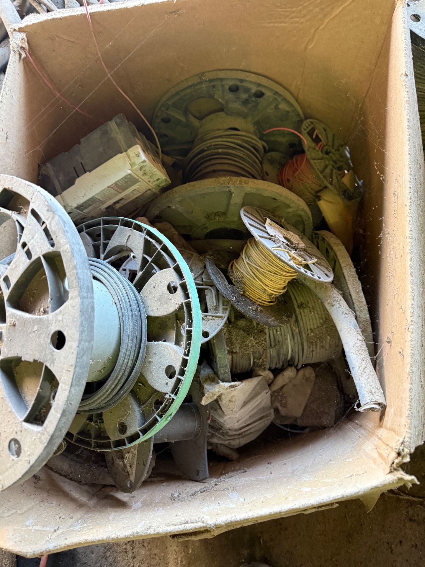 BULK QTY OF WIRE - undefined