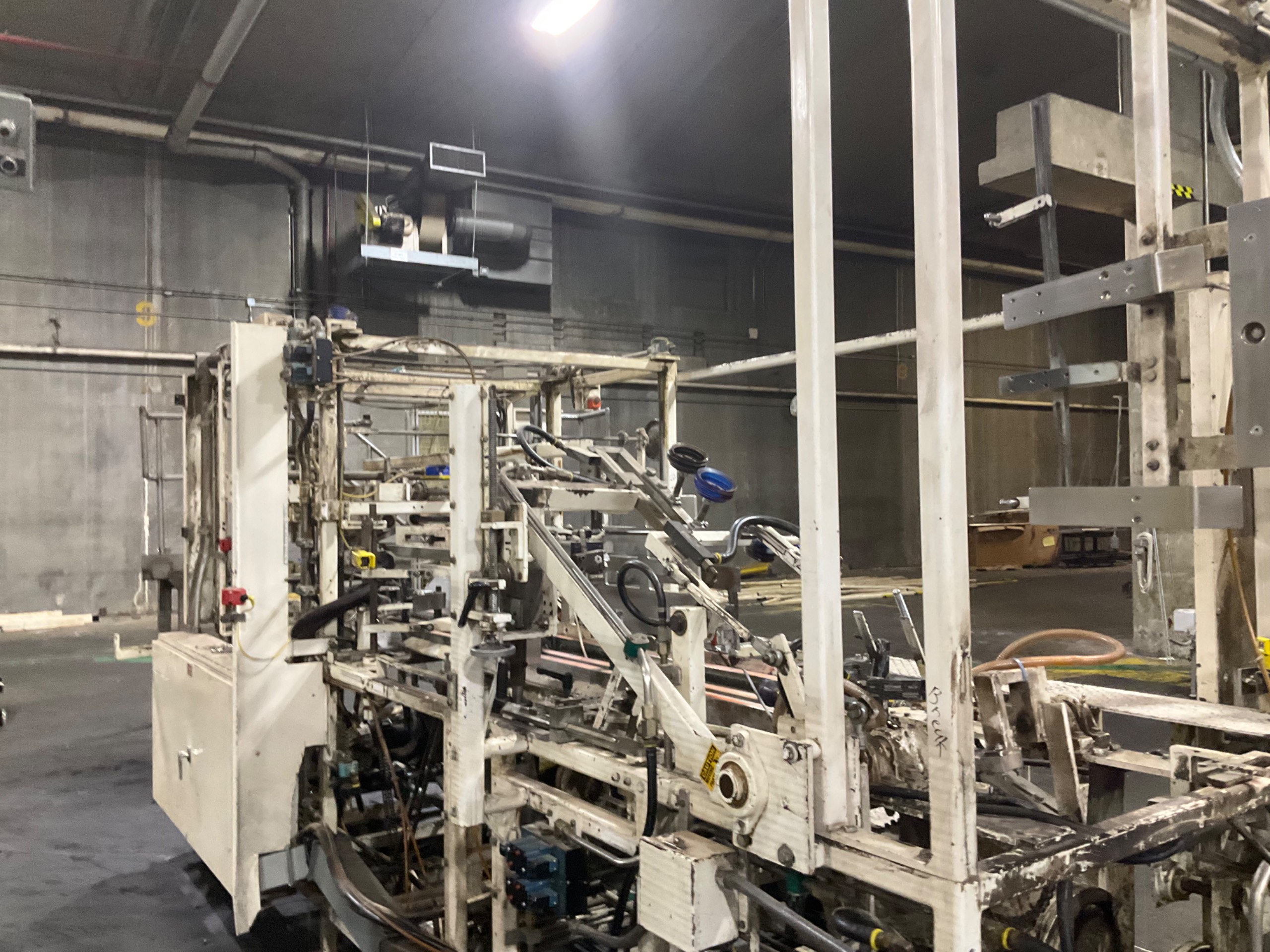 CASE FORMER MACHINE - undefined