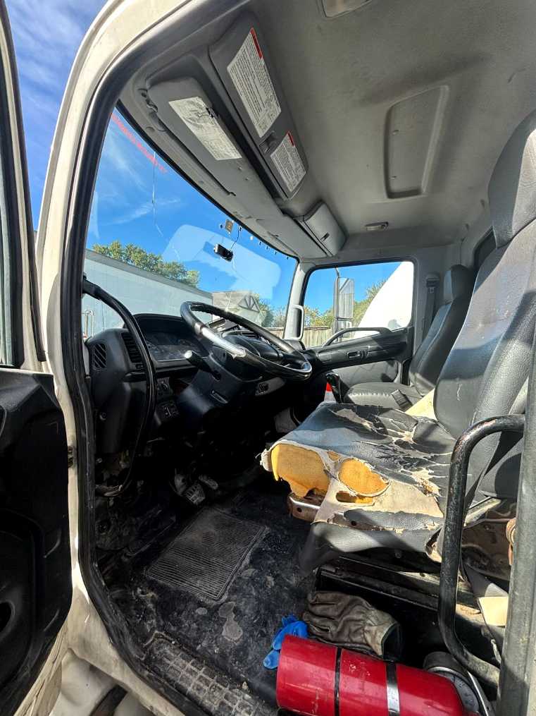 2010 HINO CONVENTIONAL BOX TRUCK - undefined