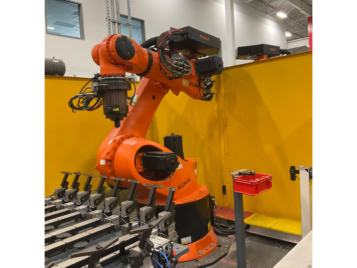 2021 KUKA KR 500 R2830 ROBOT & CONTROLLER ASSEMBLY - undefined