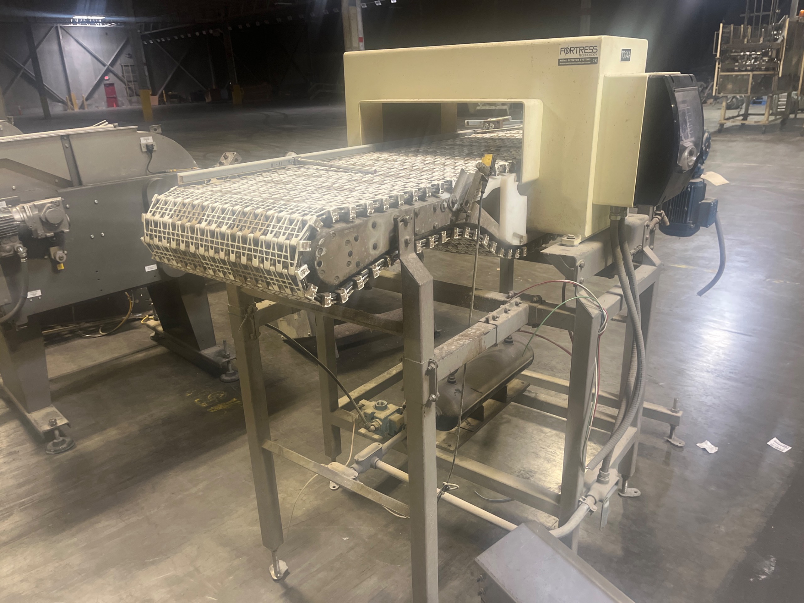 FORTRESS STEALTH CONVEYOR METAL DETECTOR - undefined