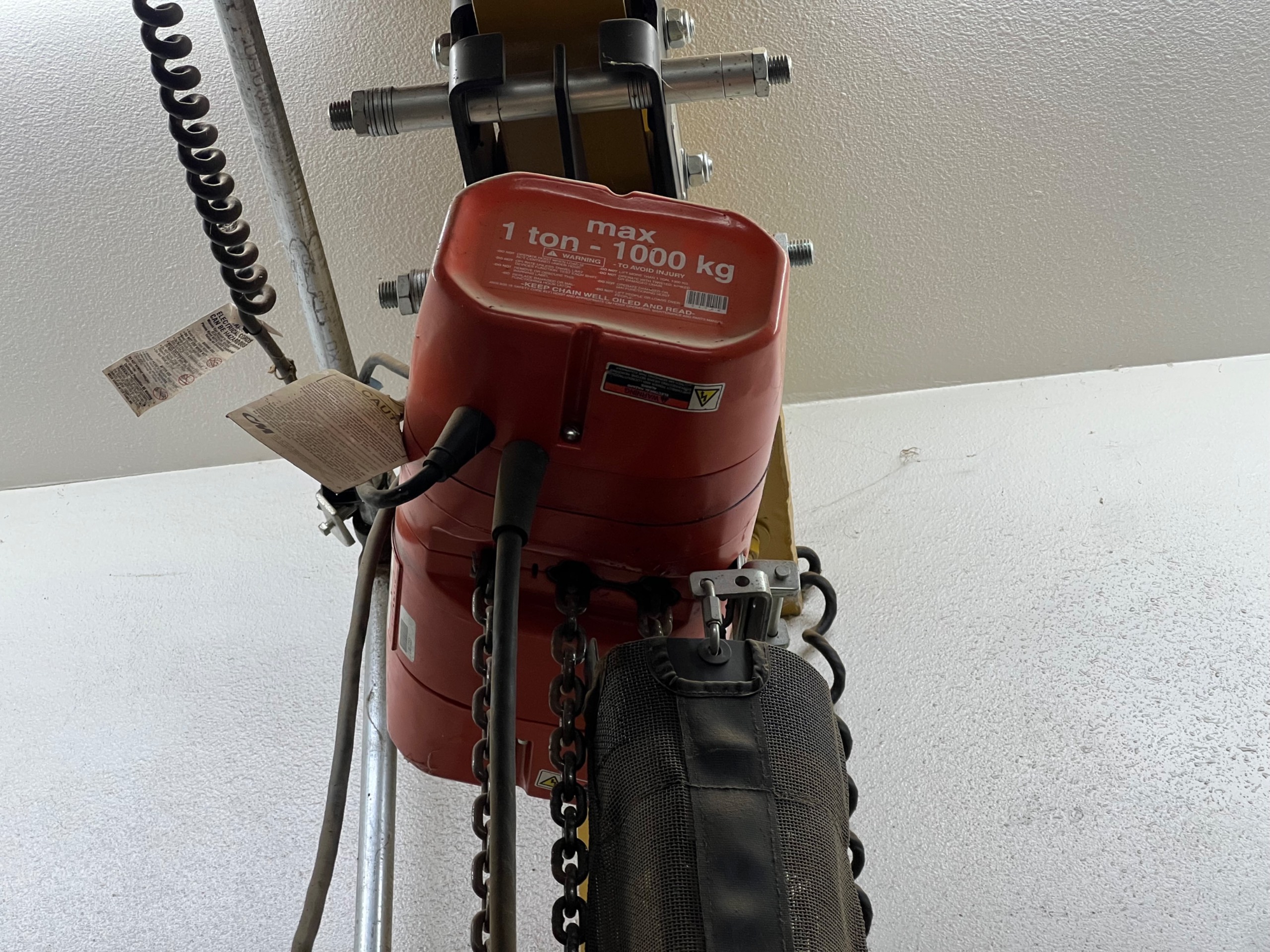 CM 1 TON ELECTRIC HOIST - undefined