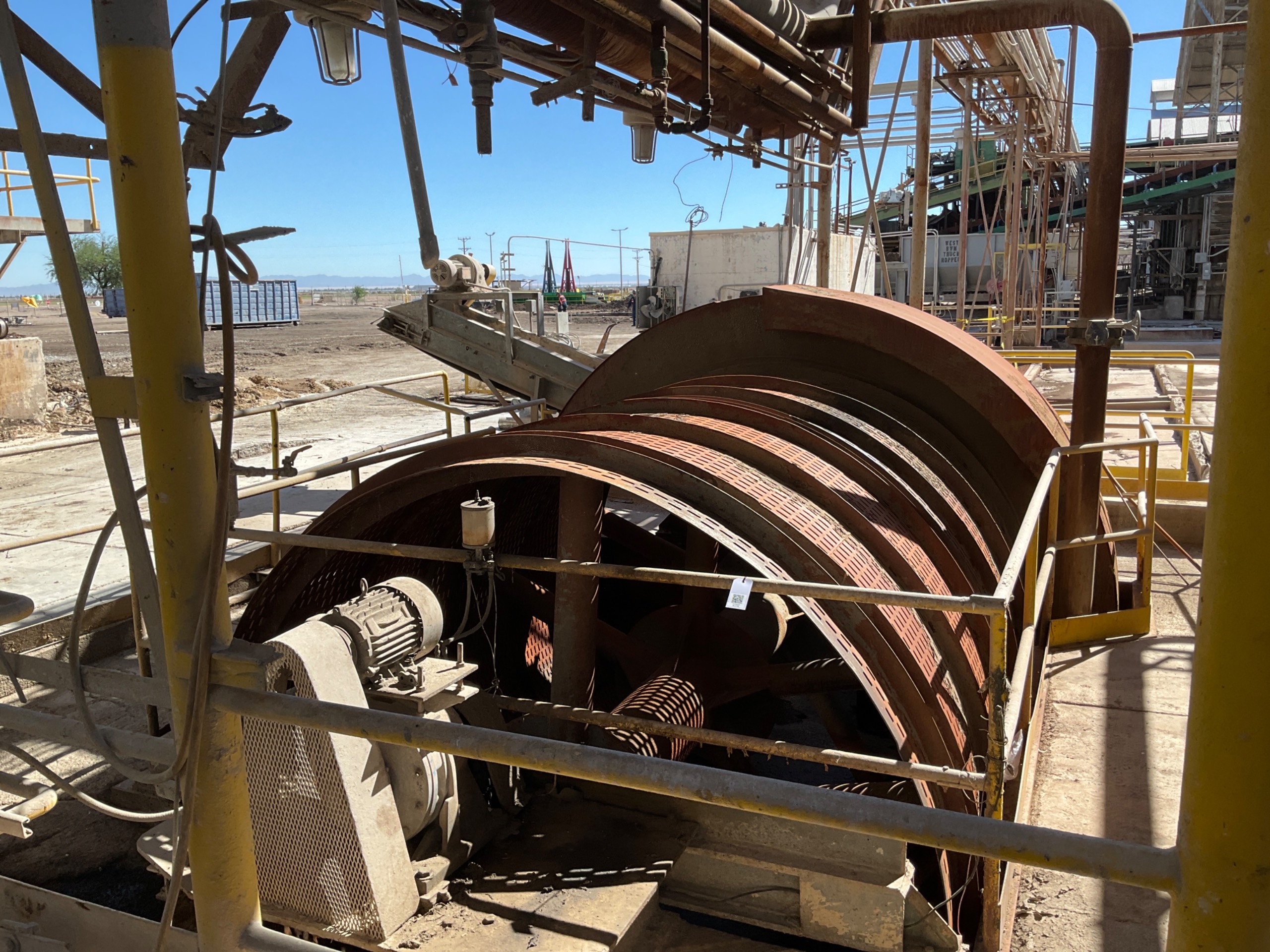 ROTATING ROCK CATCHING SCREEN - undefined