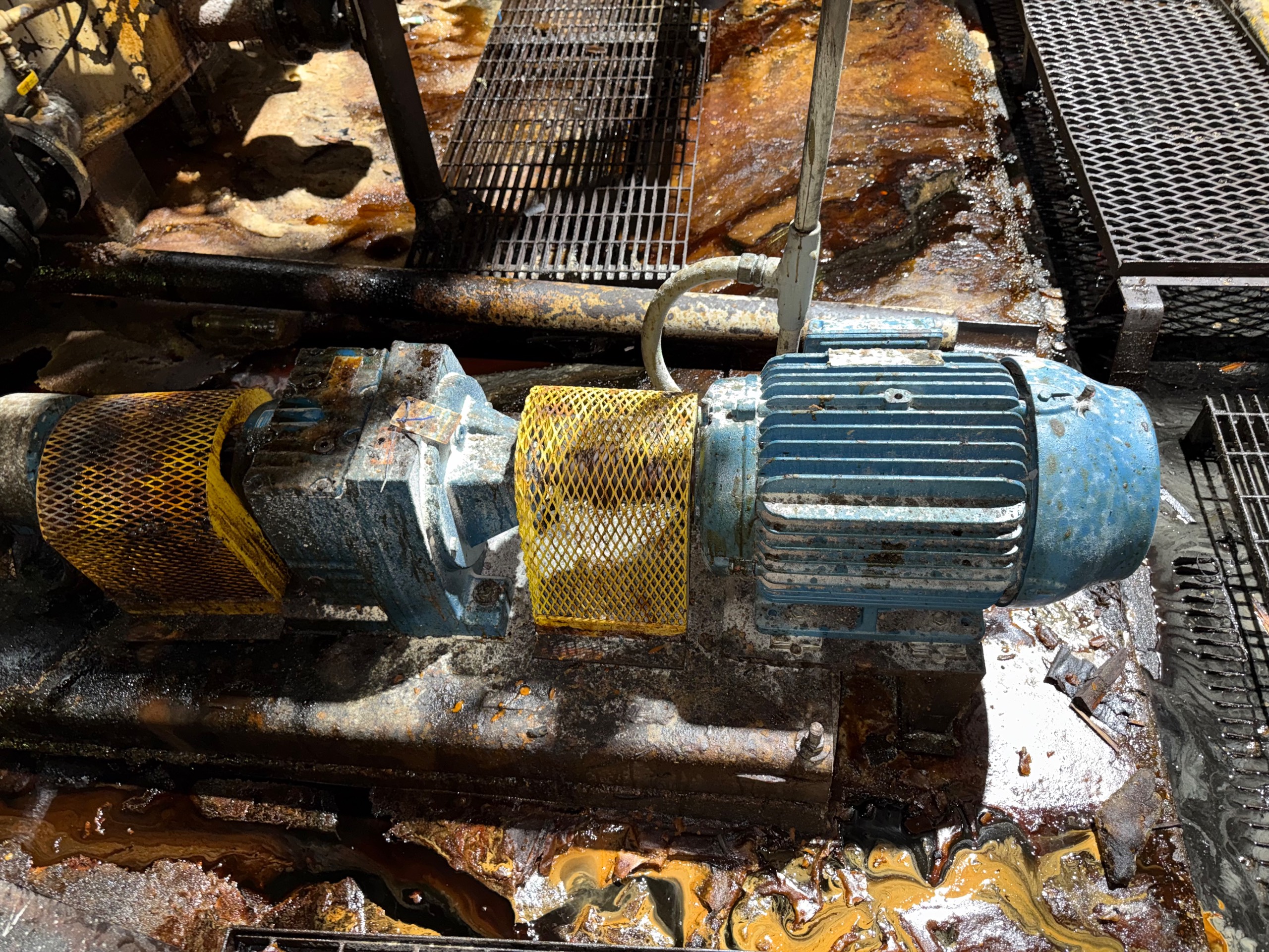 SUMMIT VV40QSPK-CB-1NS PUMP & 25 HP MOTOR ASSEMBLY - undefined