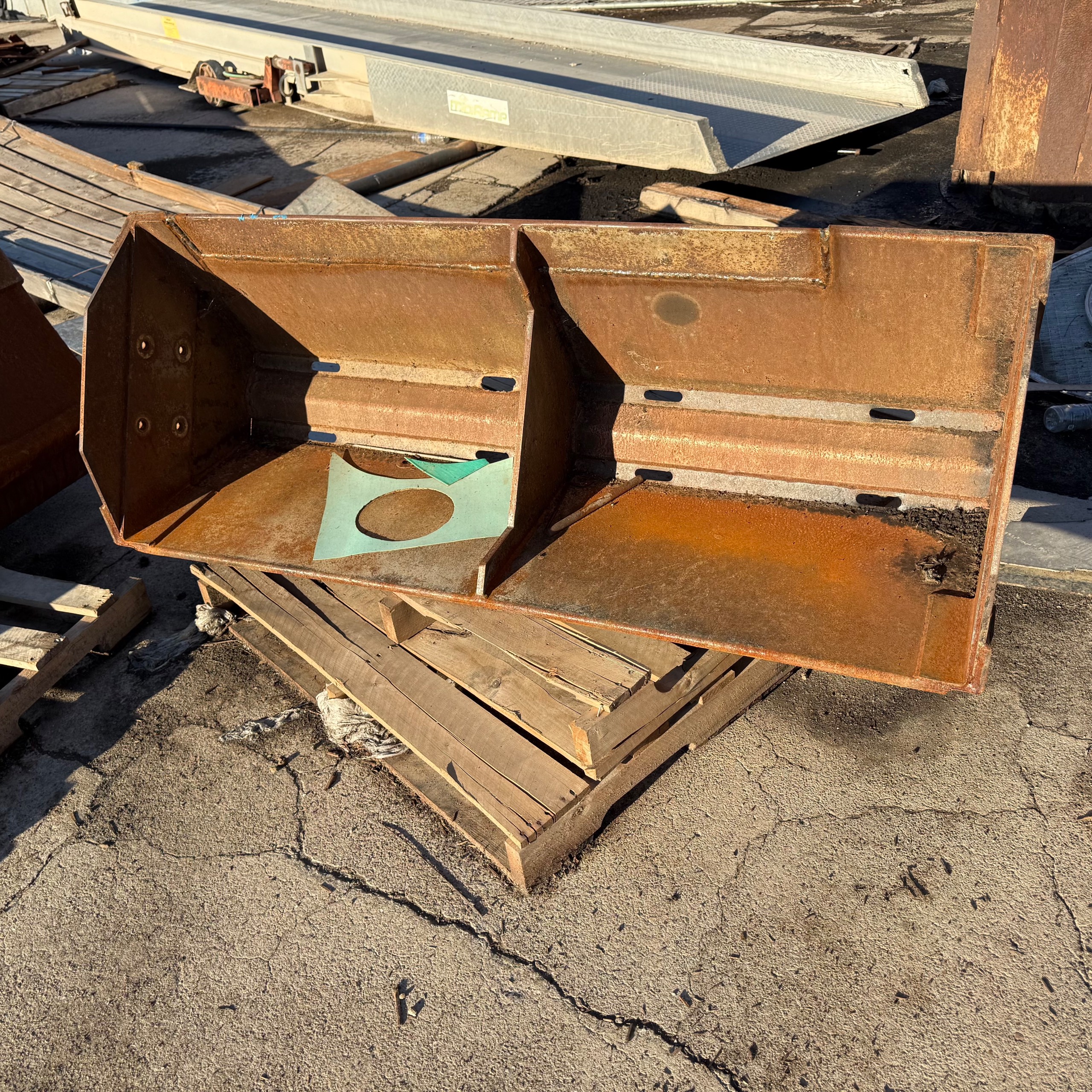 BULK QTY OF INDUSTRIAL PARTS - undefined