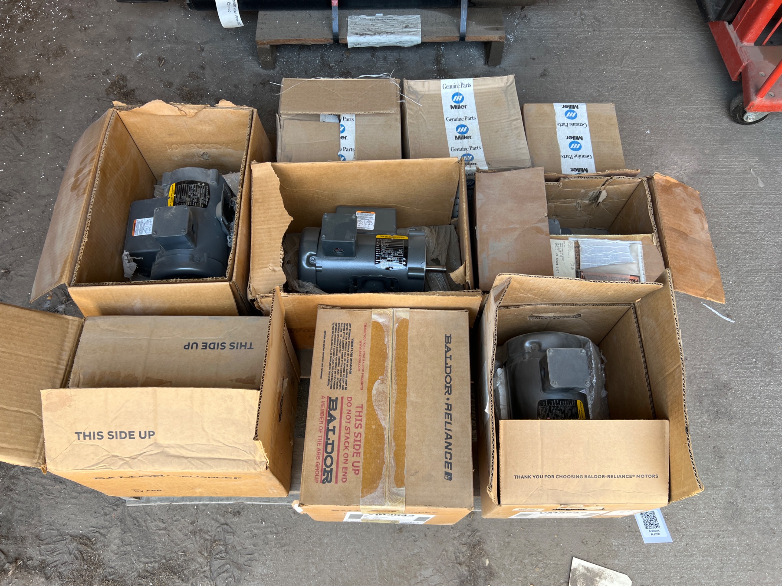 QTY 9: ELECTRIC MOTORS - undefined