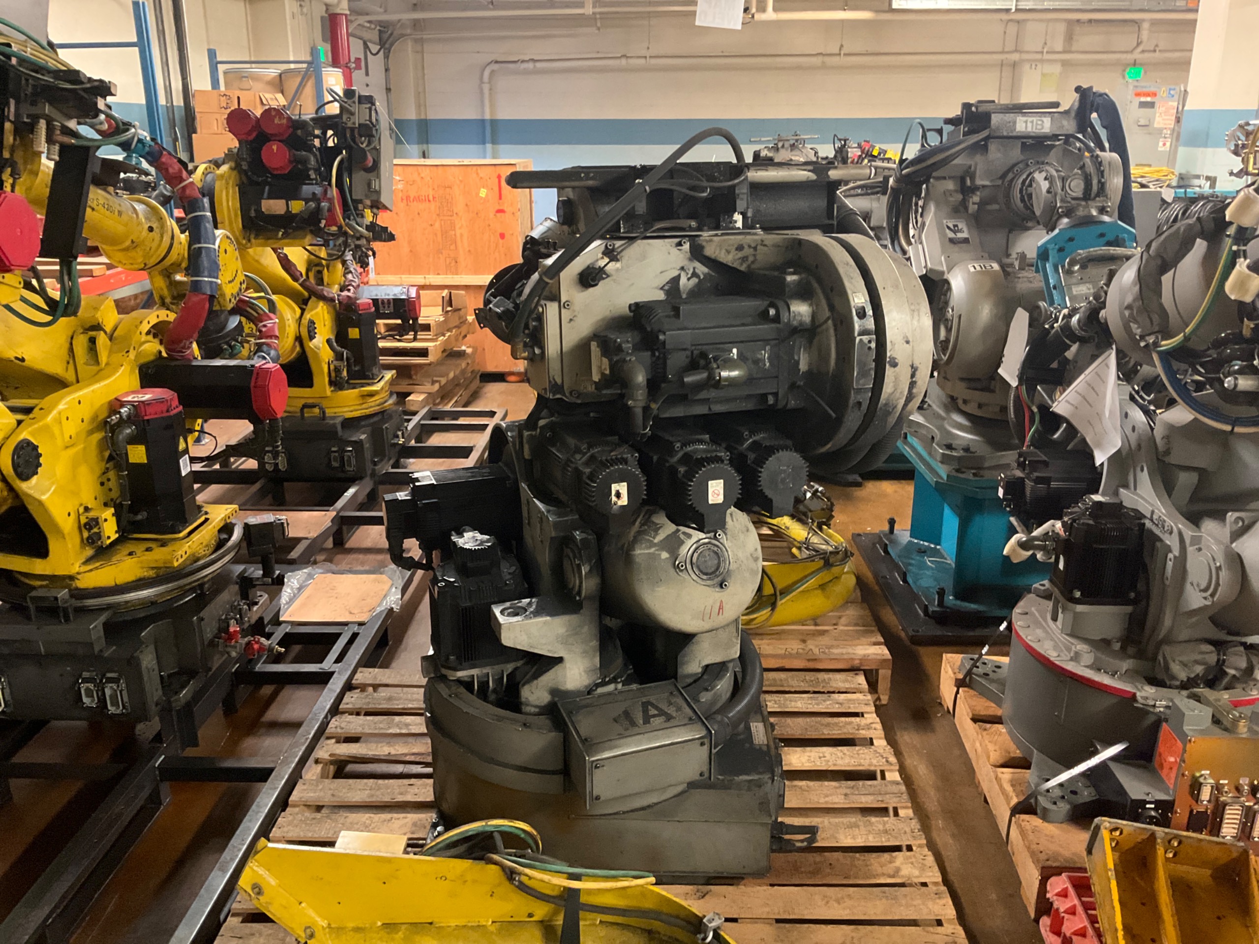 YASKAWA MOTOMAN-UP200 ARTICULATED ROBOT - undefined