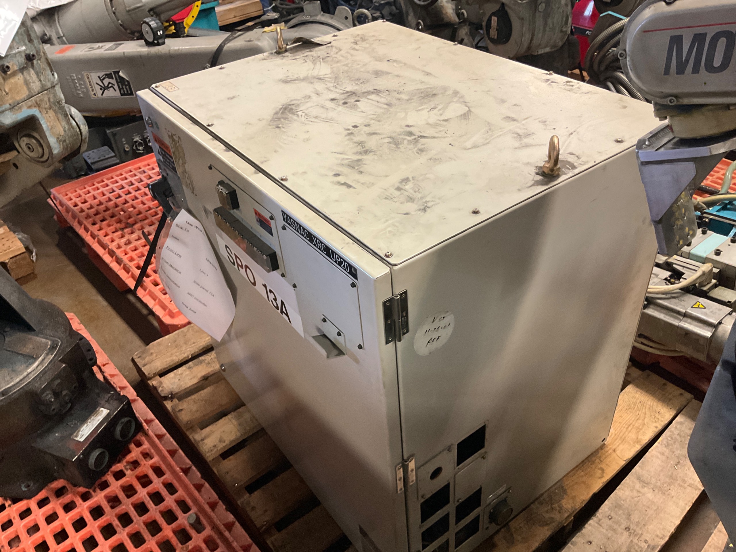 YASKAWA YASNAC XRC UP20 ROBOT CONTROLLER - undefined