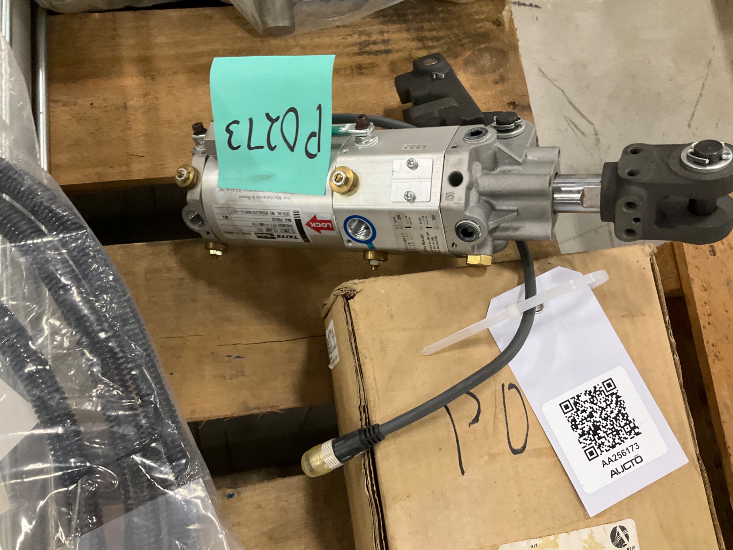 BULK LIST OF HYDRAULIC & PNEUMATIC CYLINDERS - undefined