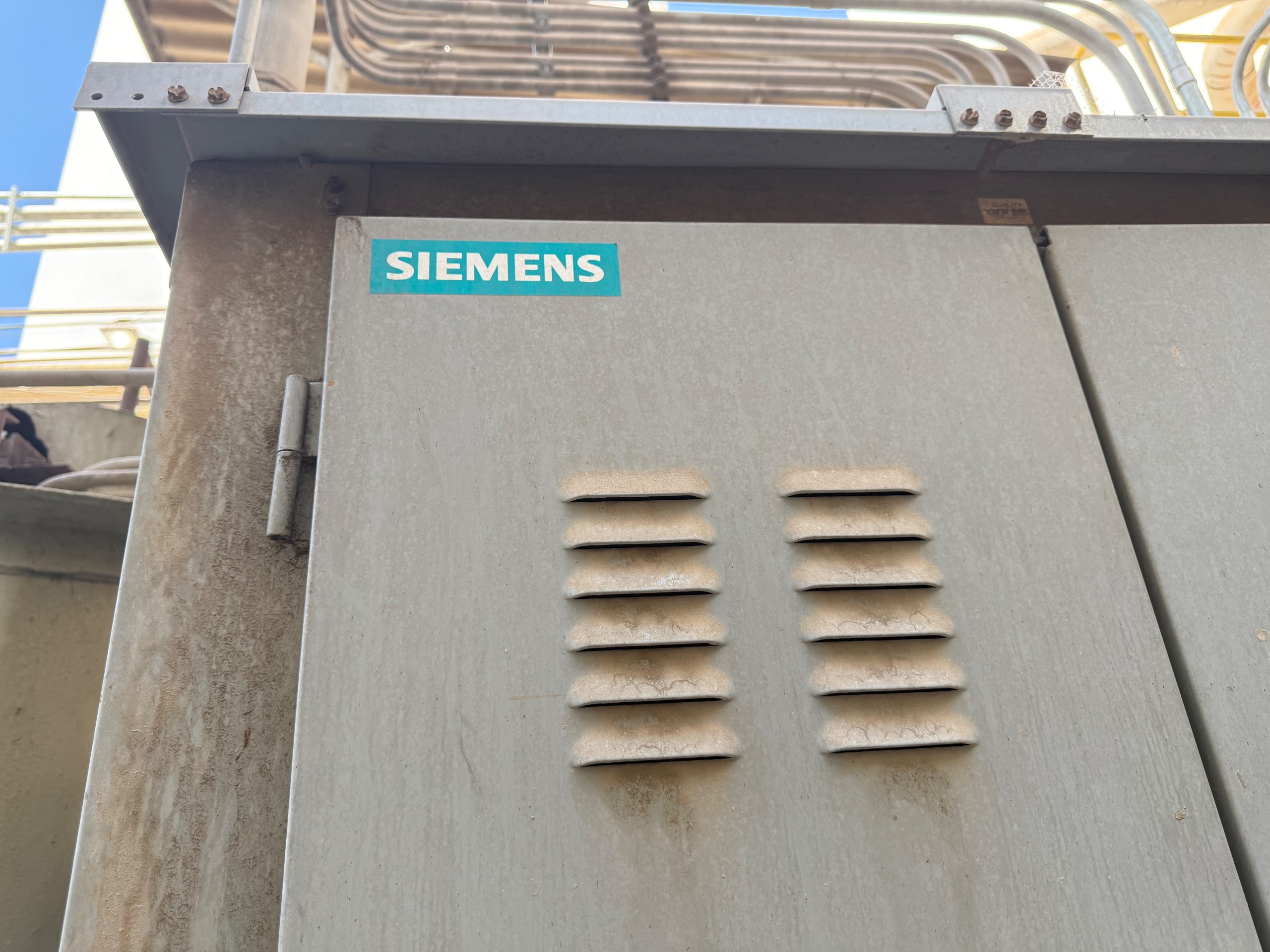 BULK QTY OF SIEMENS MCC, 4 SECTIONS - undefined