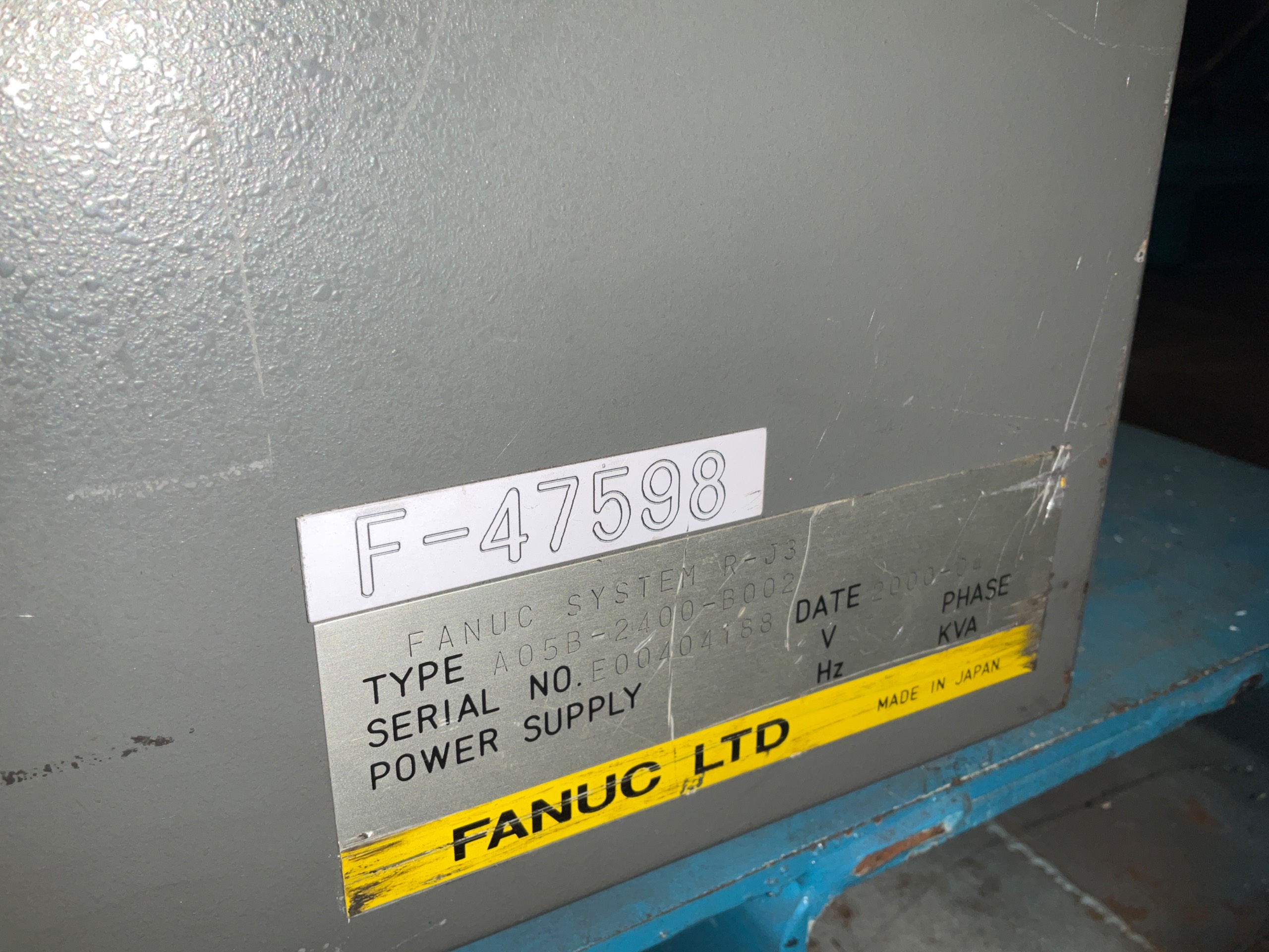 2000 FANUC R-J3 ROBOT CONTROLLER - undefined