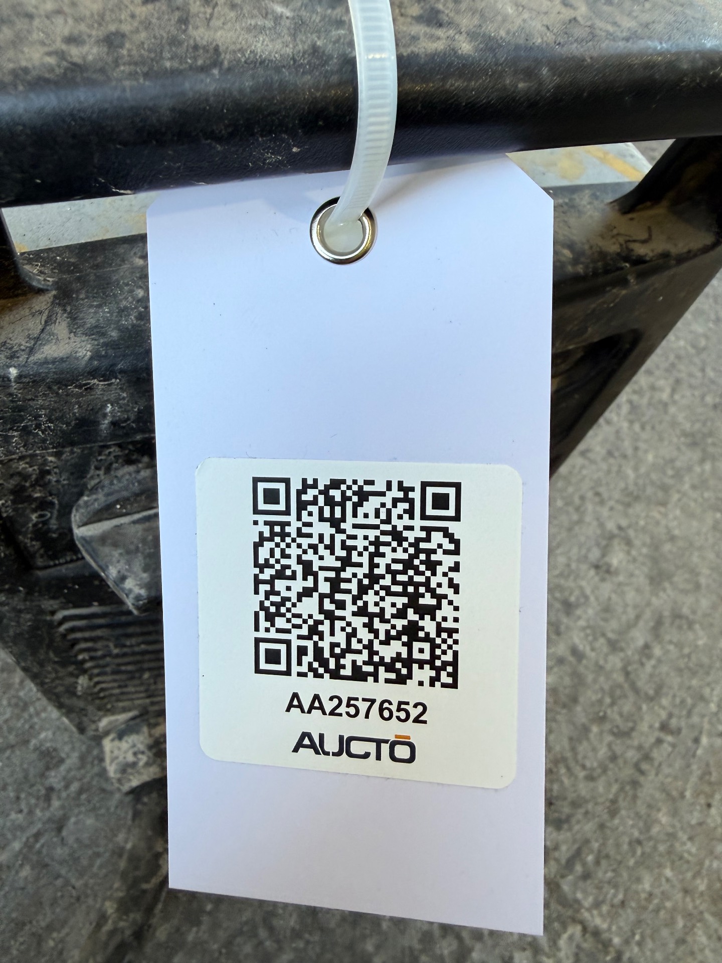 HYPERTHERM POWERMAX 65 PLASMA CUTTING MACHINE - undefined