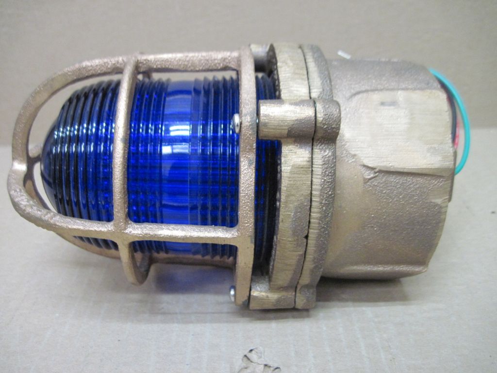 CROUSE HINDS 7121BBGD-LV STROBE LIGHT - undefined