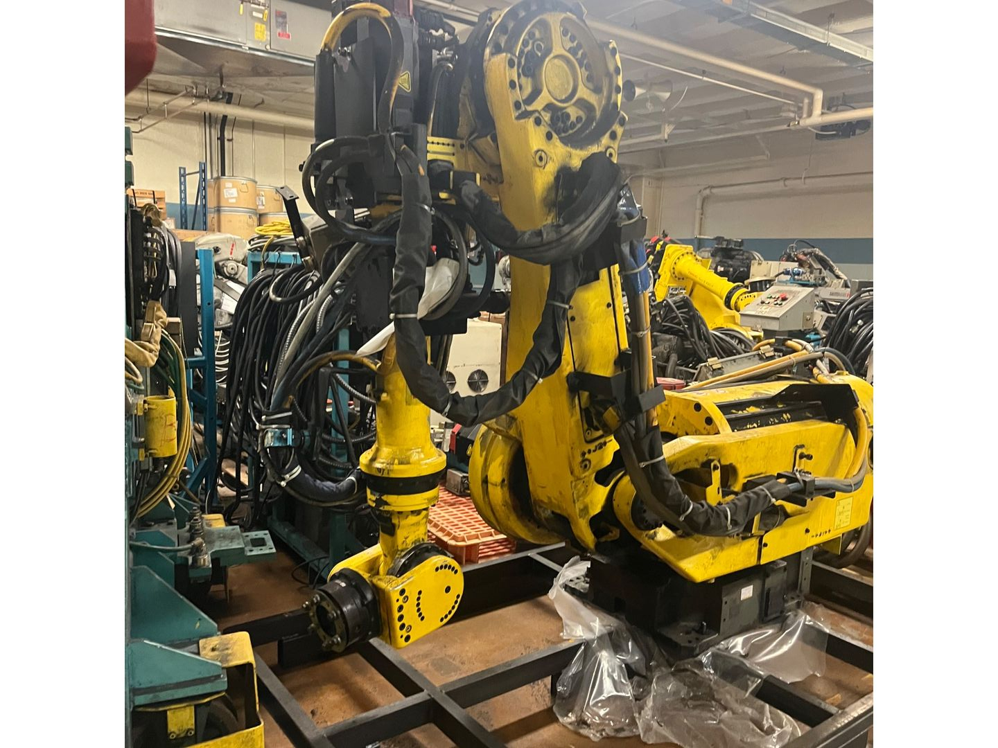 2000 FANUC S-430I R/165 ARTICULATED ROBOT - undefined