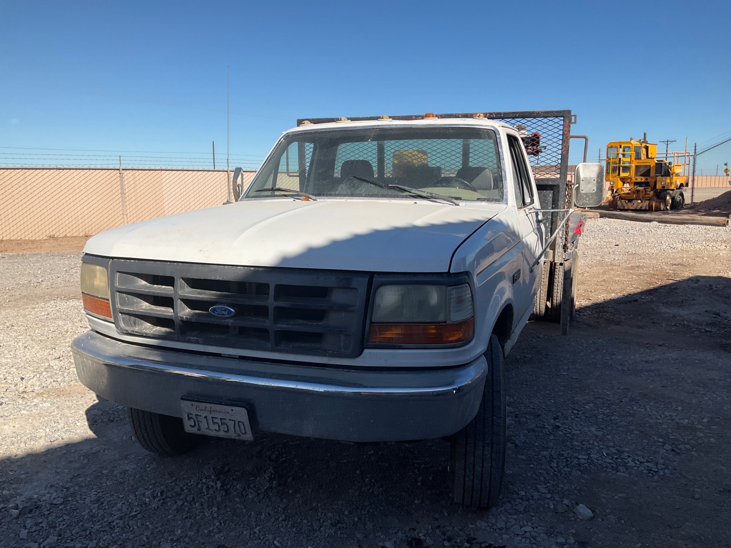 1995 FORD FORD F-SUPER DUTY FLATBED TRUCK - undefined