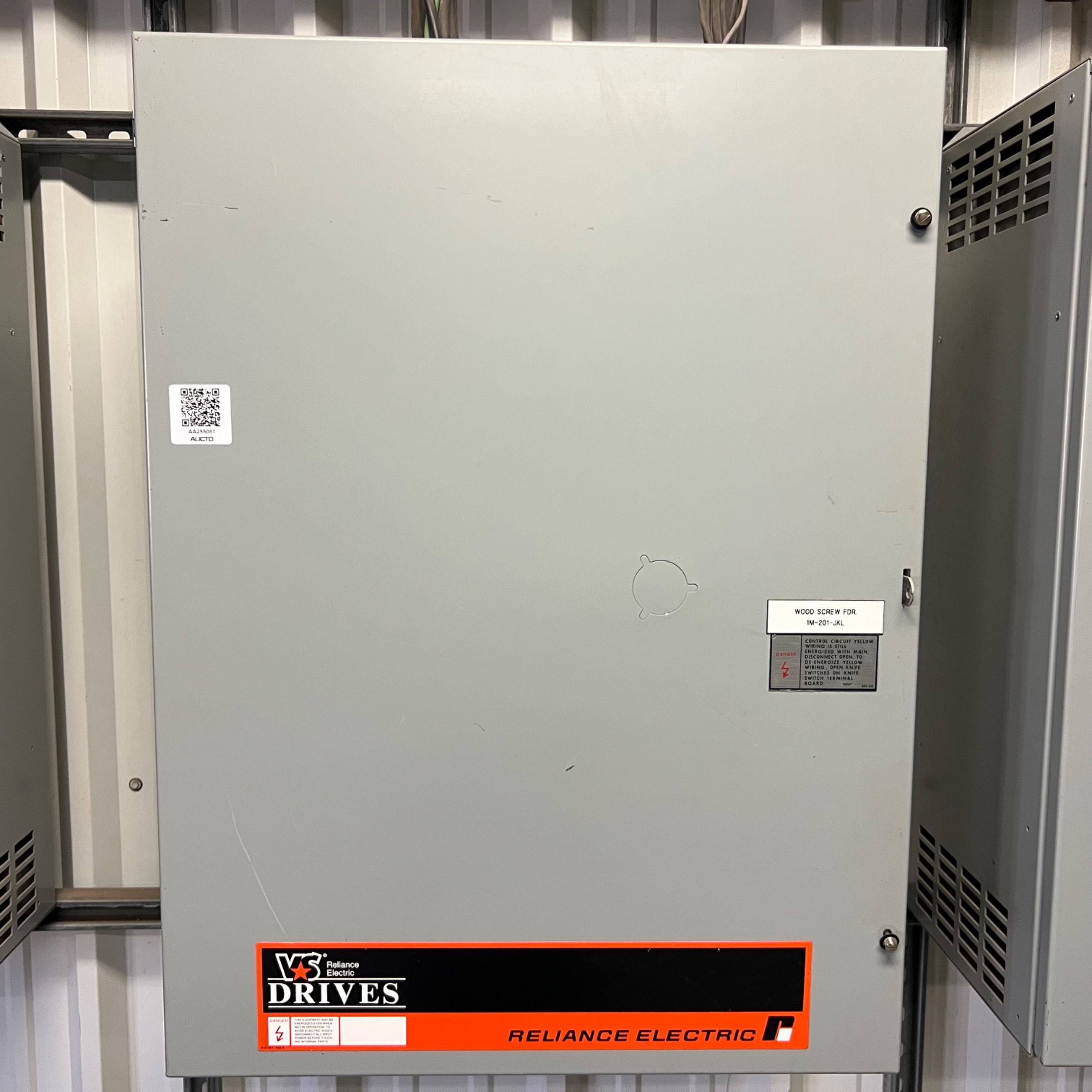 QTY 8: RELIANCE ELECTRIC DRIVES - undefined