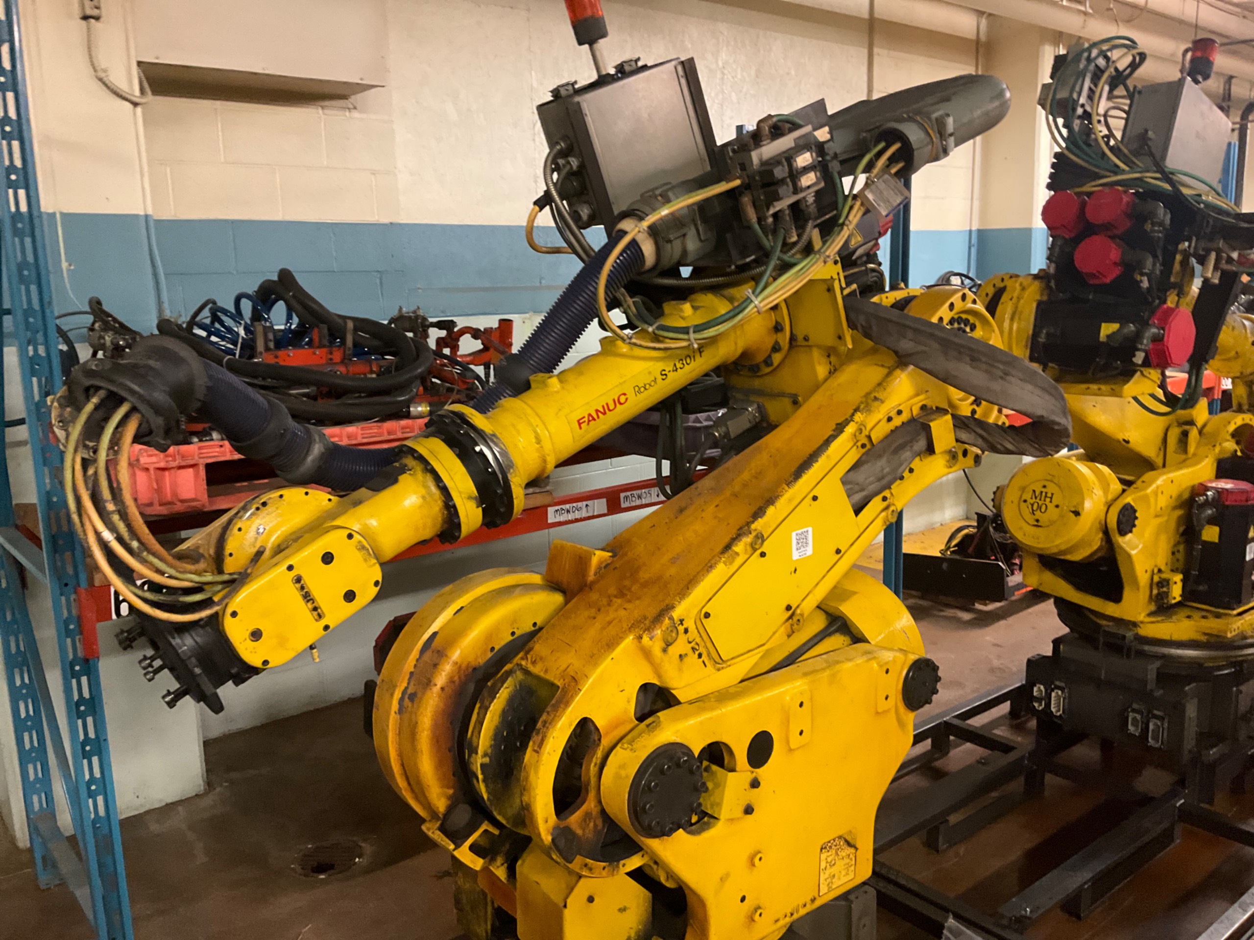 2000 FANUC S-430I F ARTICULATED ROBOT - undefined
