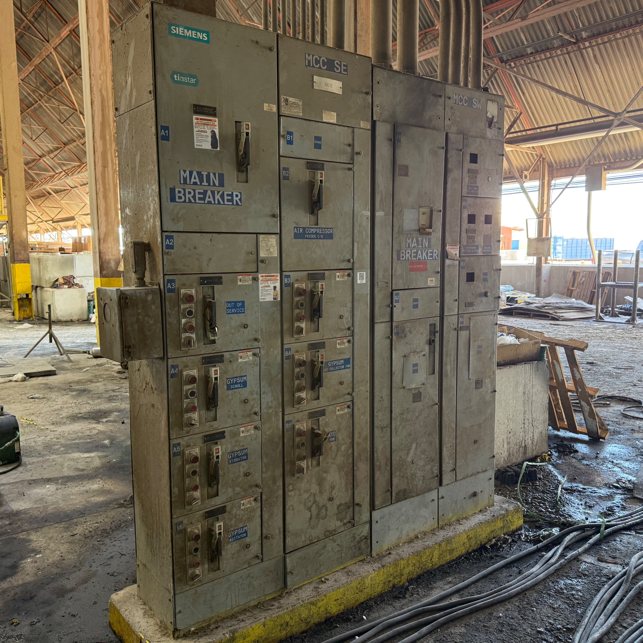 SIEMENS MCC, 4 SECTIONS, 10 STARTERS - undefined