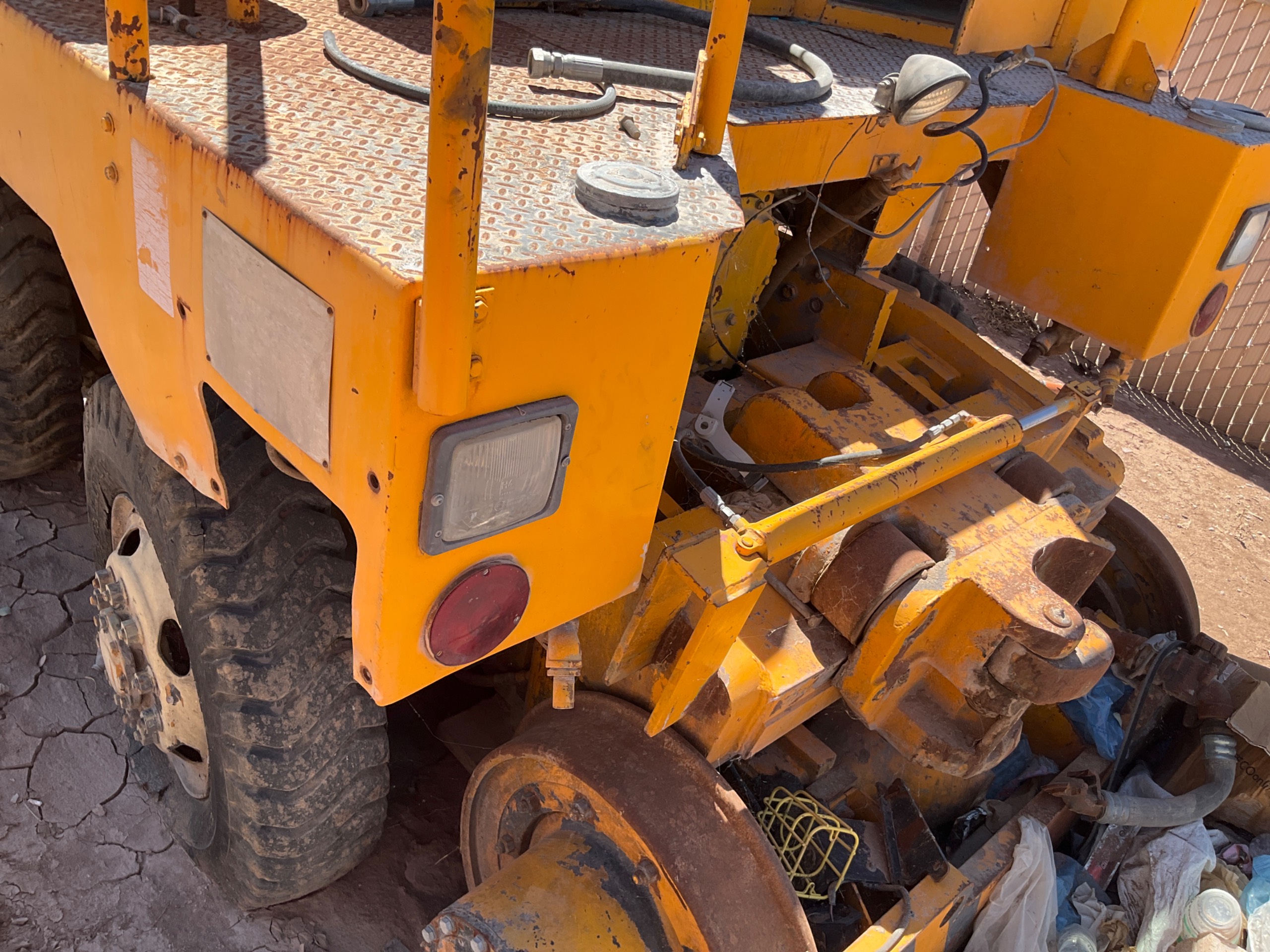 TRACKMOBILE 4200 TM RAILCAR MOVER - undefined