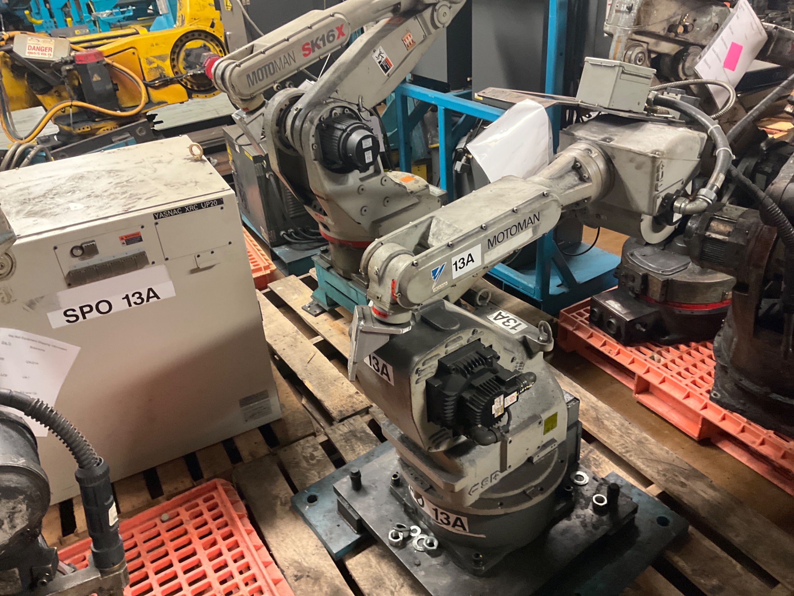 YASKAWA MOTOMAN-UP20 ARTICULATED ROBOT - undefined