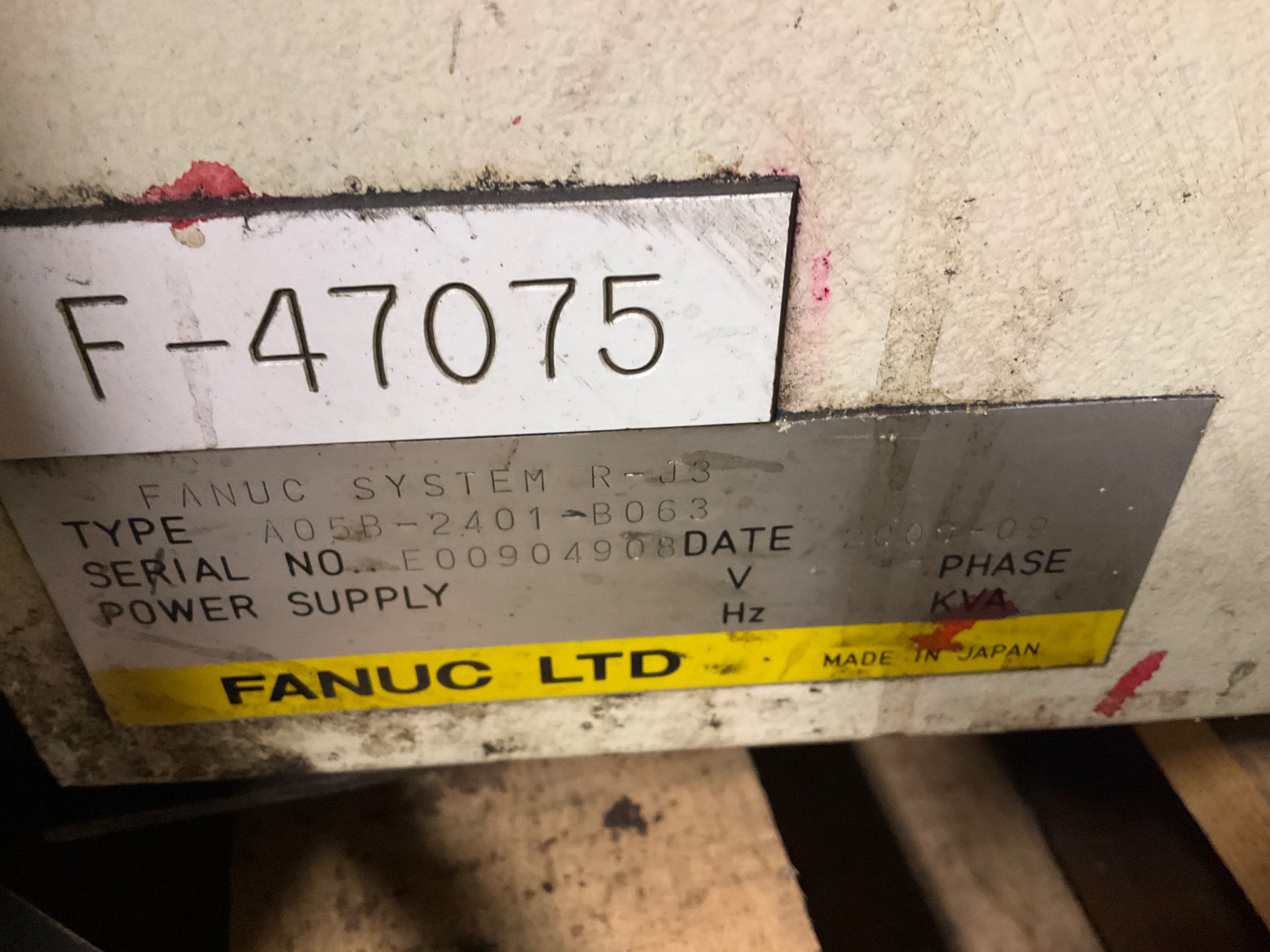 2000 FANUC R-J3 ROBOT CONTROLLER - undefined