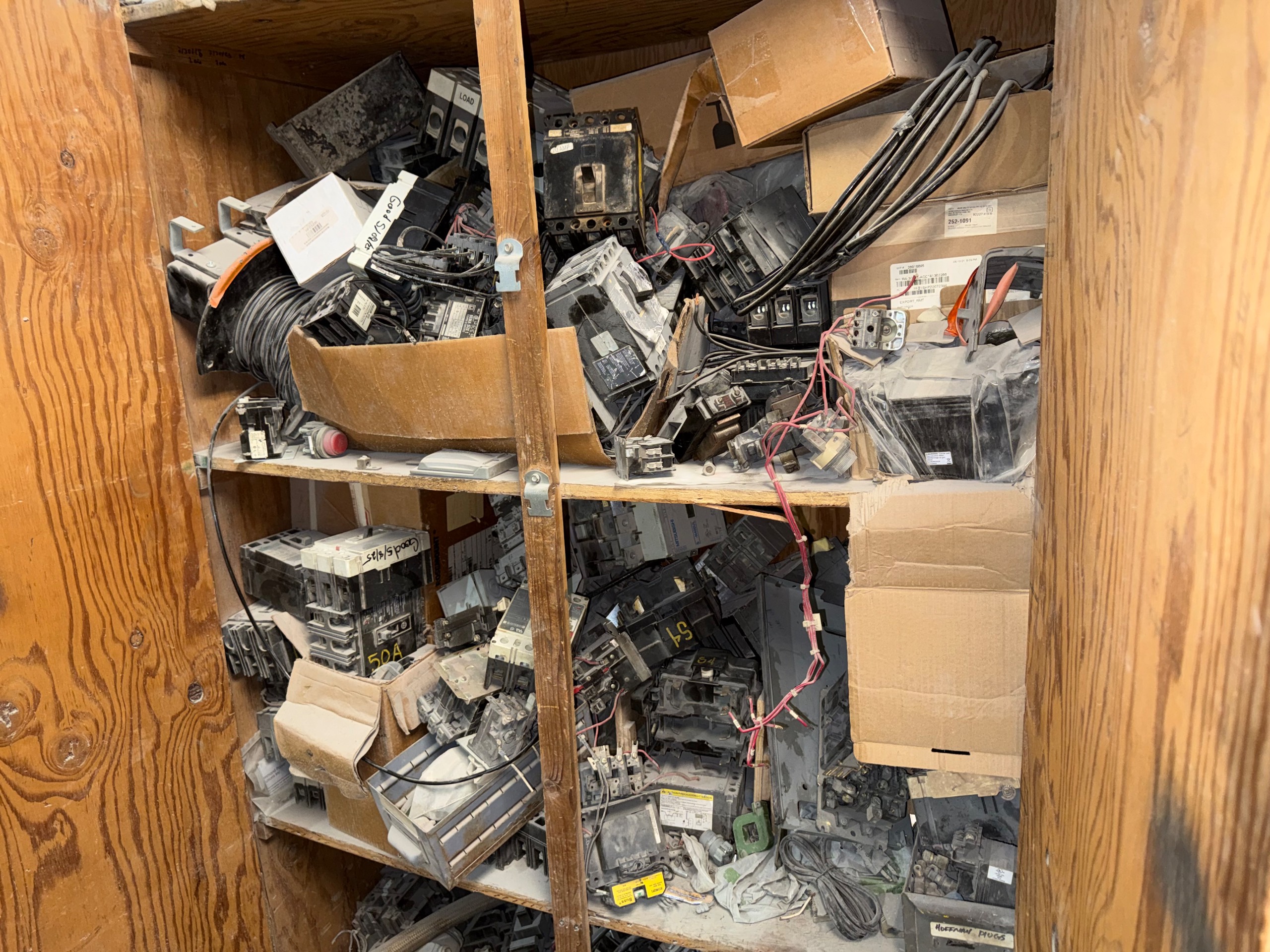 BULK CONTENTS OF INSTRUMENT ROOM - undefined