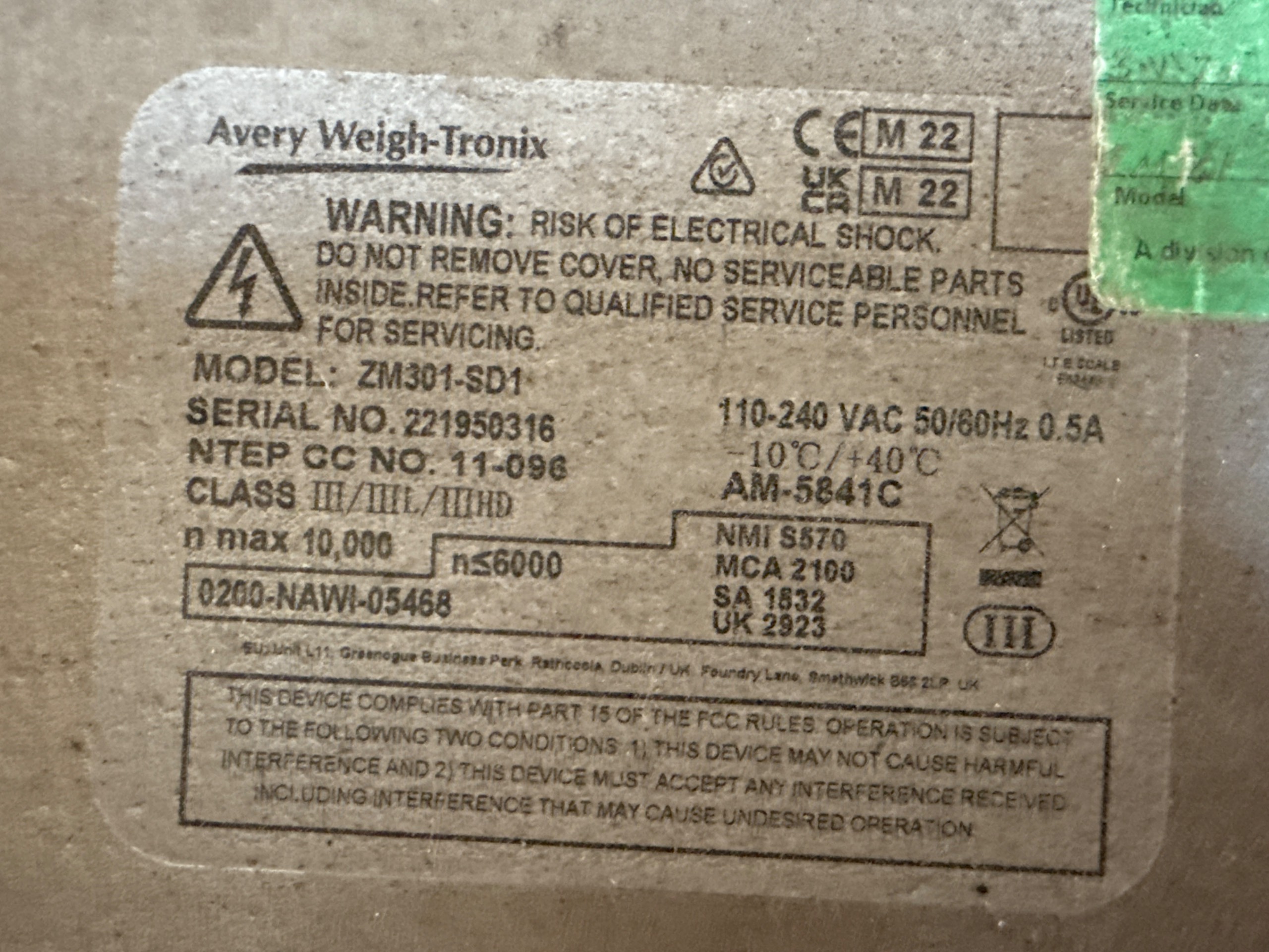 AVERY WEIGH-TRONIX FLOOR SCALE WITH ZM301 DIGITAL INDICATOR - undefined