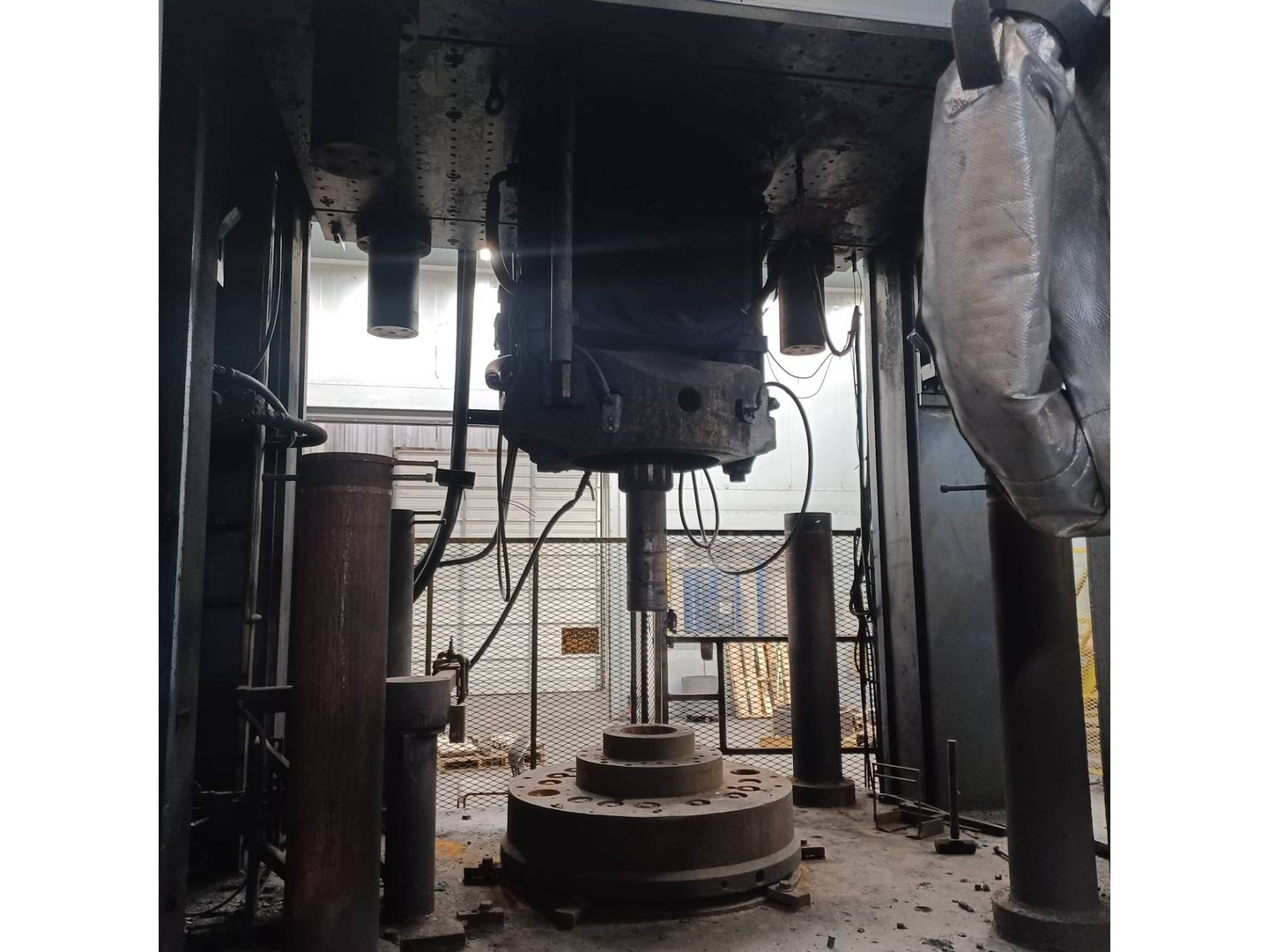 2000 Ton Press.mov