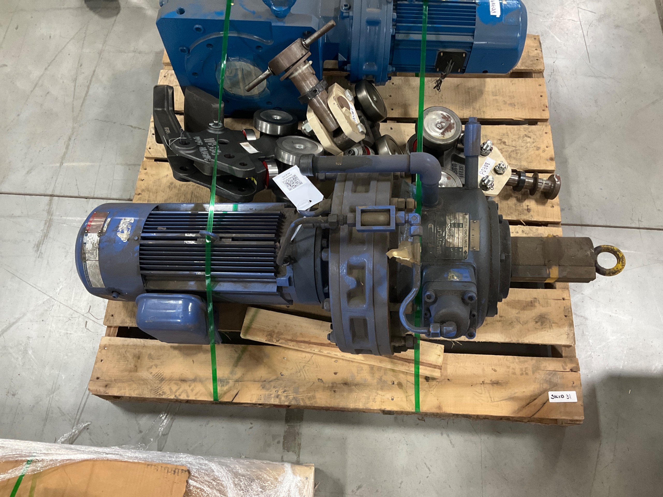 SUMITOMO MOTOR & GEARBOX ASSEMBLY - undefined