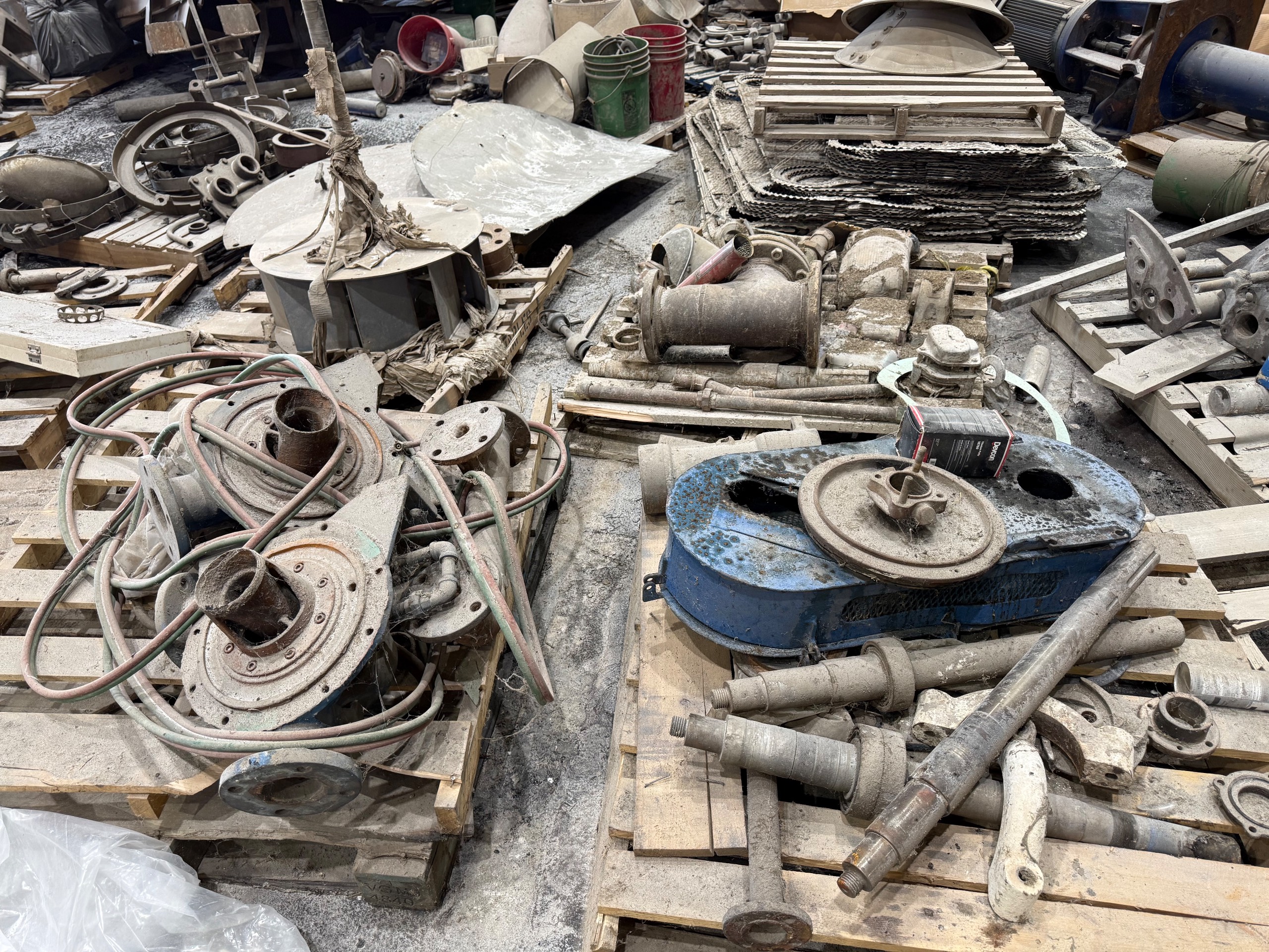 BULK QTY OF INDUSTRIAL PARTS - undefined