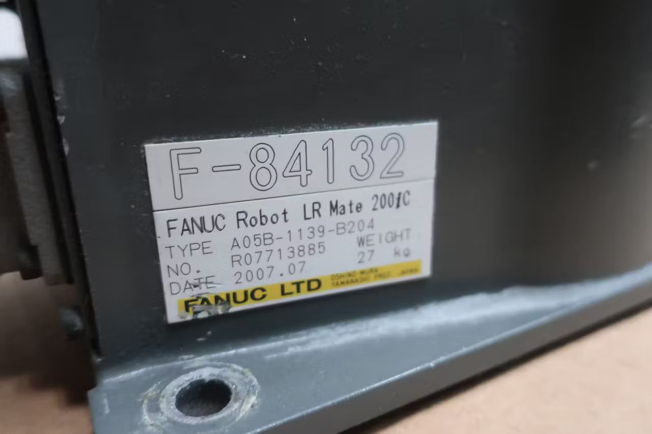 FANUC A05B-2551-B160 A05B-1139-B204 LR MATE 200IC ROBOT CONTROLLER ASSEMBLY - undefined