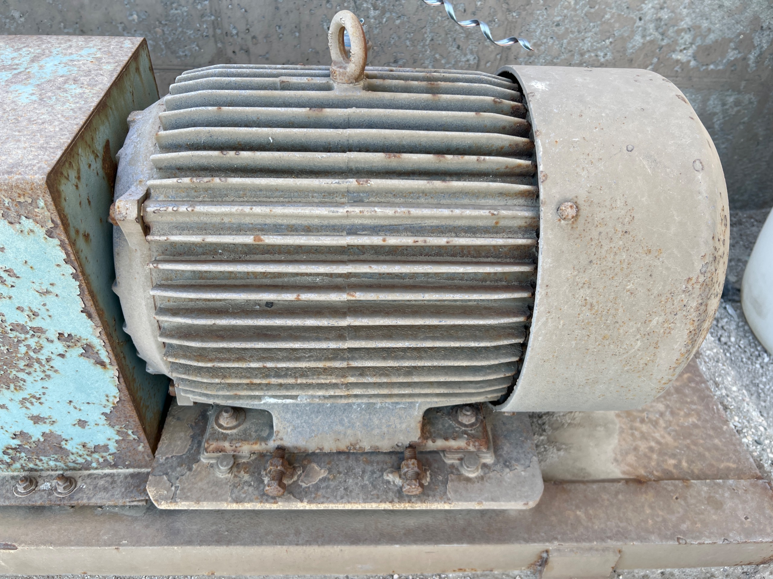 GOULDS PUMPS INC. 3196 PUMP WITH MOTOR - undefined